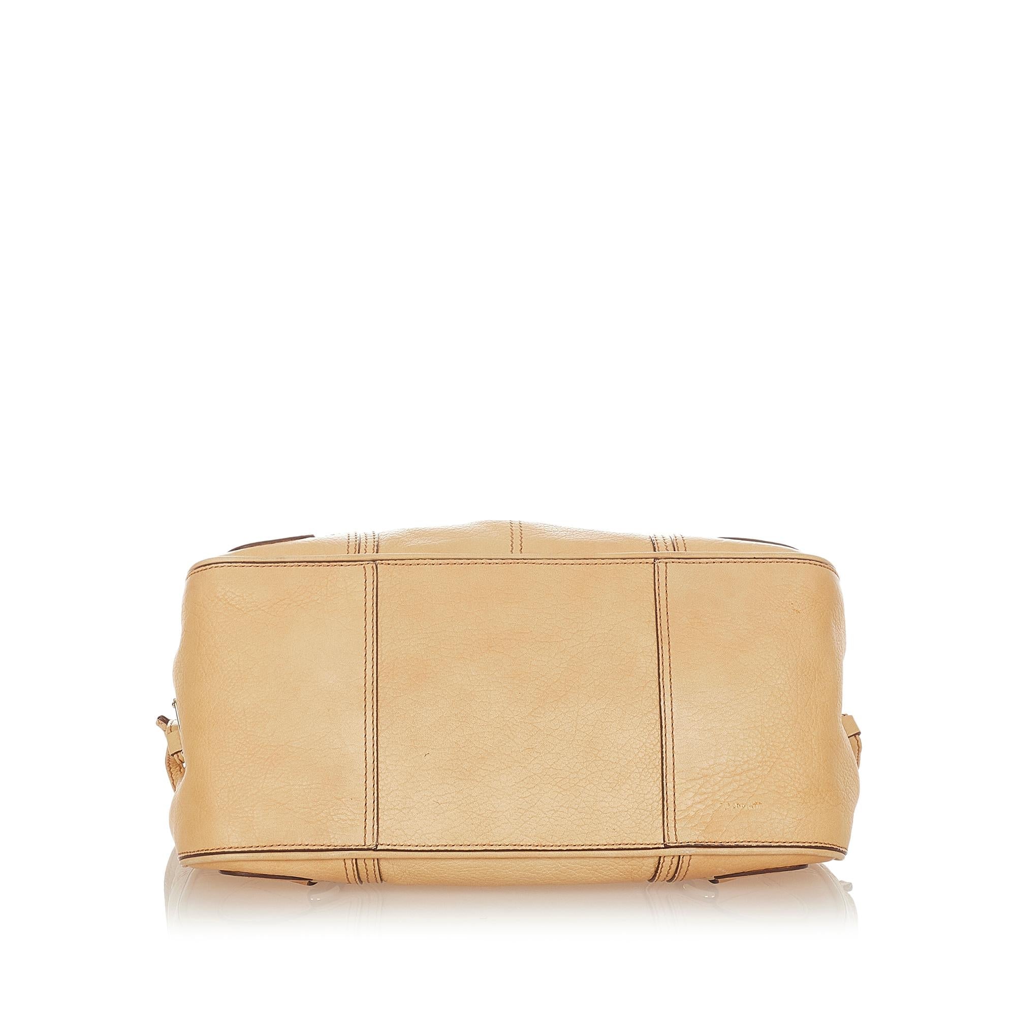 Celine Leather Shoulder Bag (SHG-26579)
