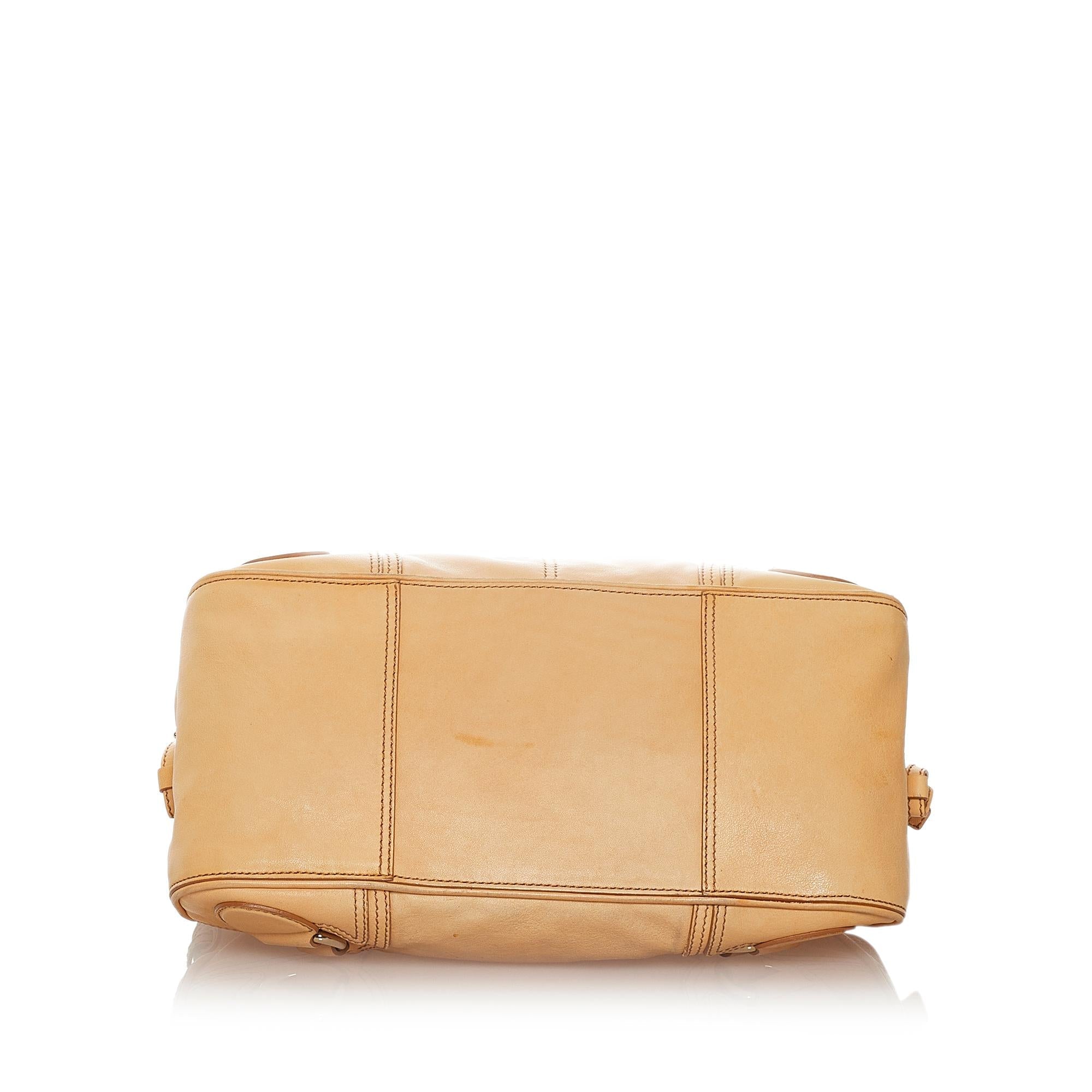 Celine Leather Shoulder Bag (SHG-27371)