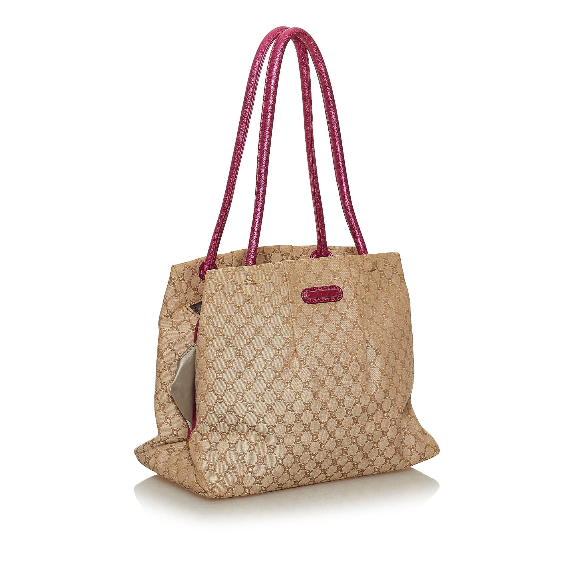 Celine Macadam Shoulder Bag (SHG-28760)