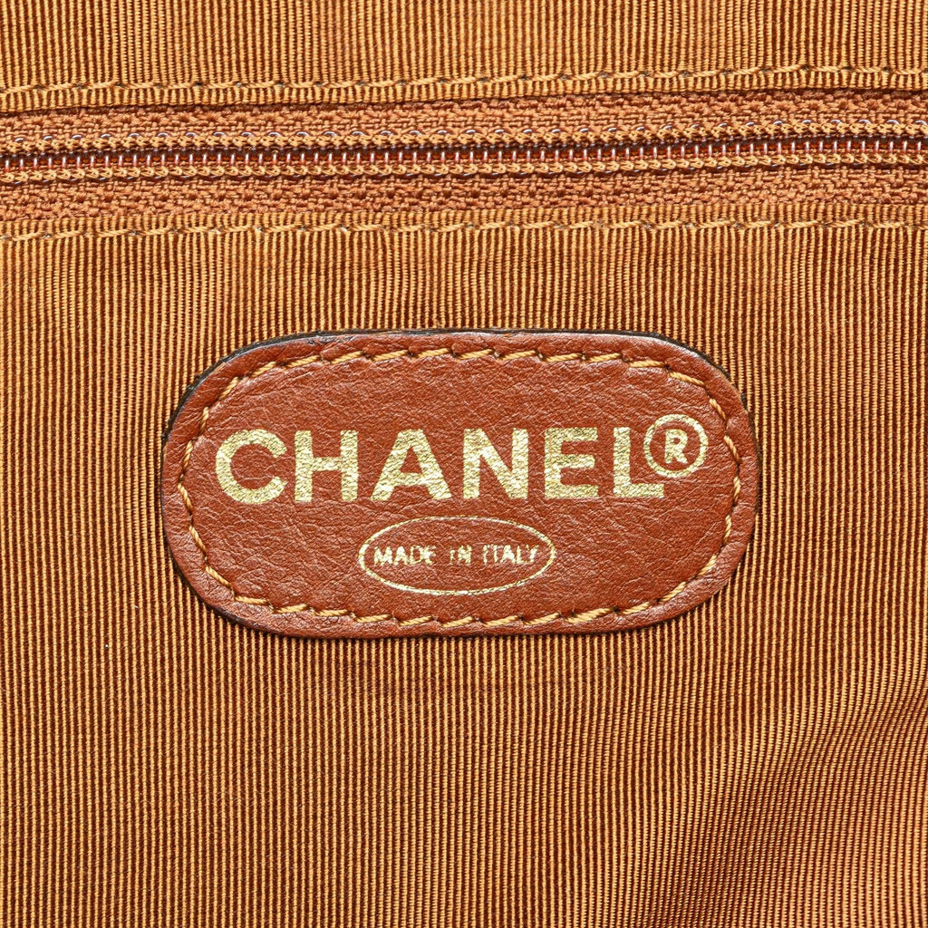 Chanel CC Lambskin Tortoise Handle Tote (SHG-lVGu6s)
