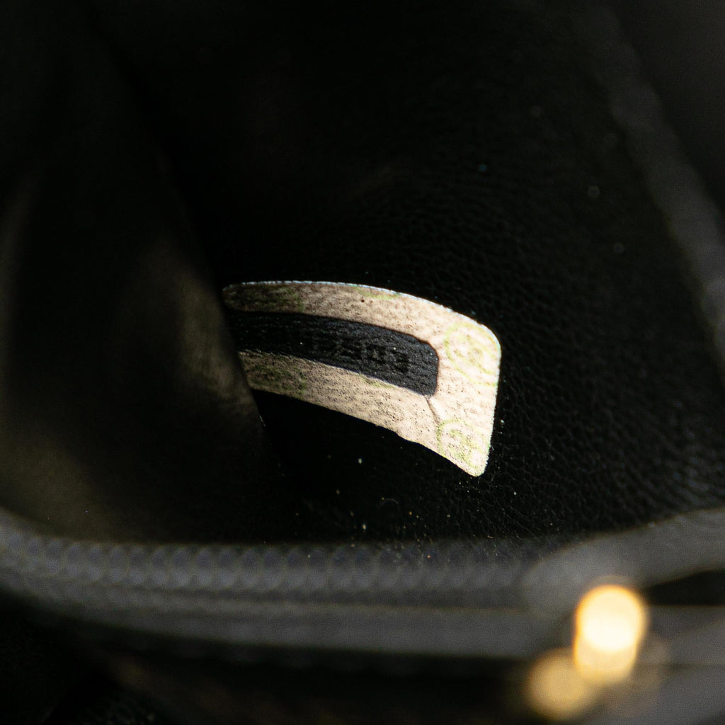Chanel CC Quilted Lambskin Belt Bag (SHG-GMYcCg)