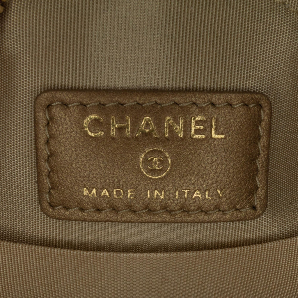 Chanel CC Quilted Lambskin Pearl Crush Round Clutch with Chain (SHG-y8BBxN)