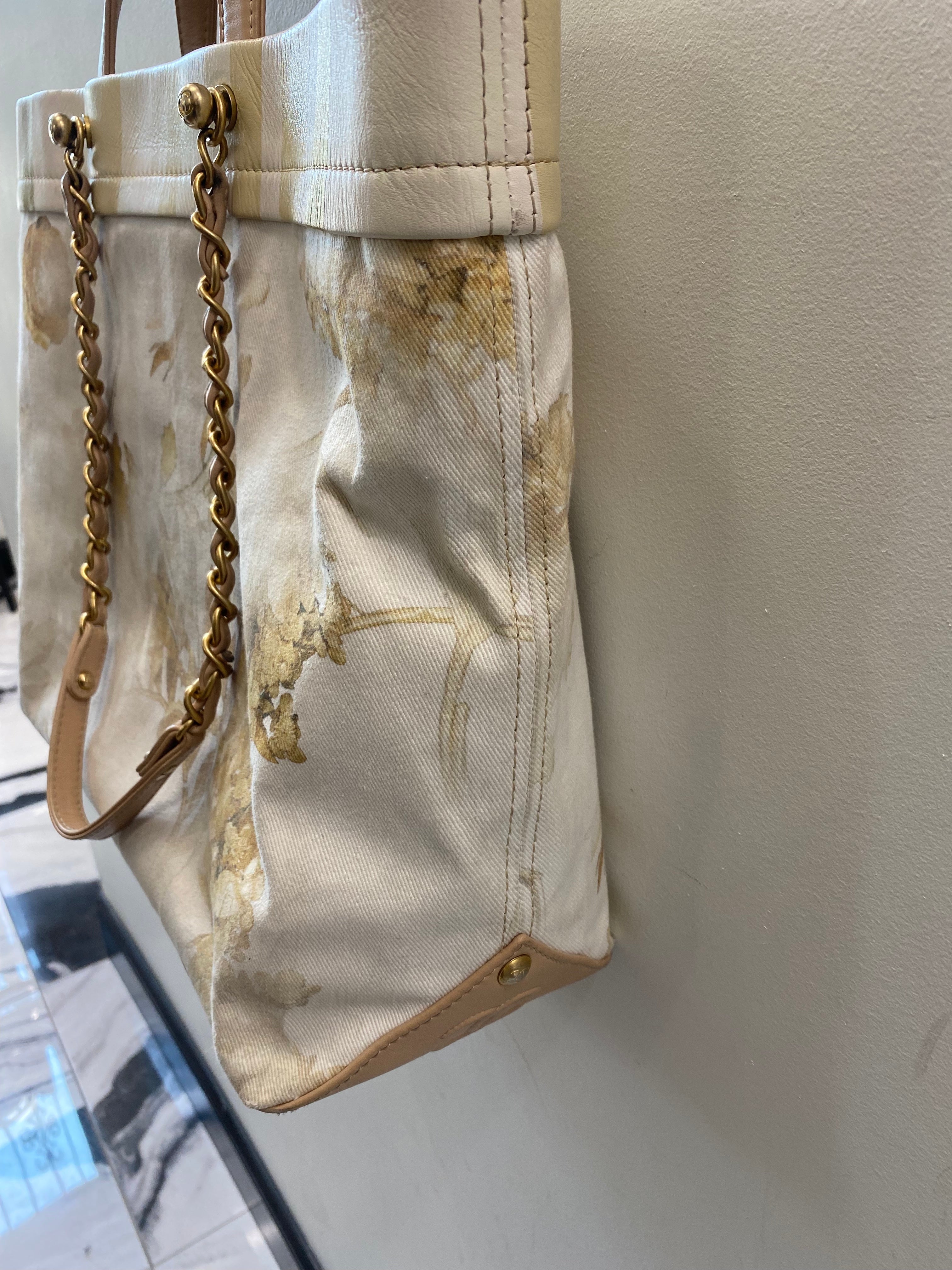 CHANEL CC CAMELLIA TOTE BAG