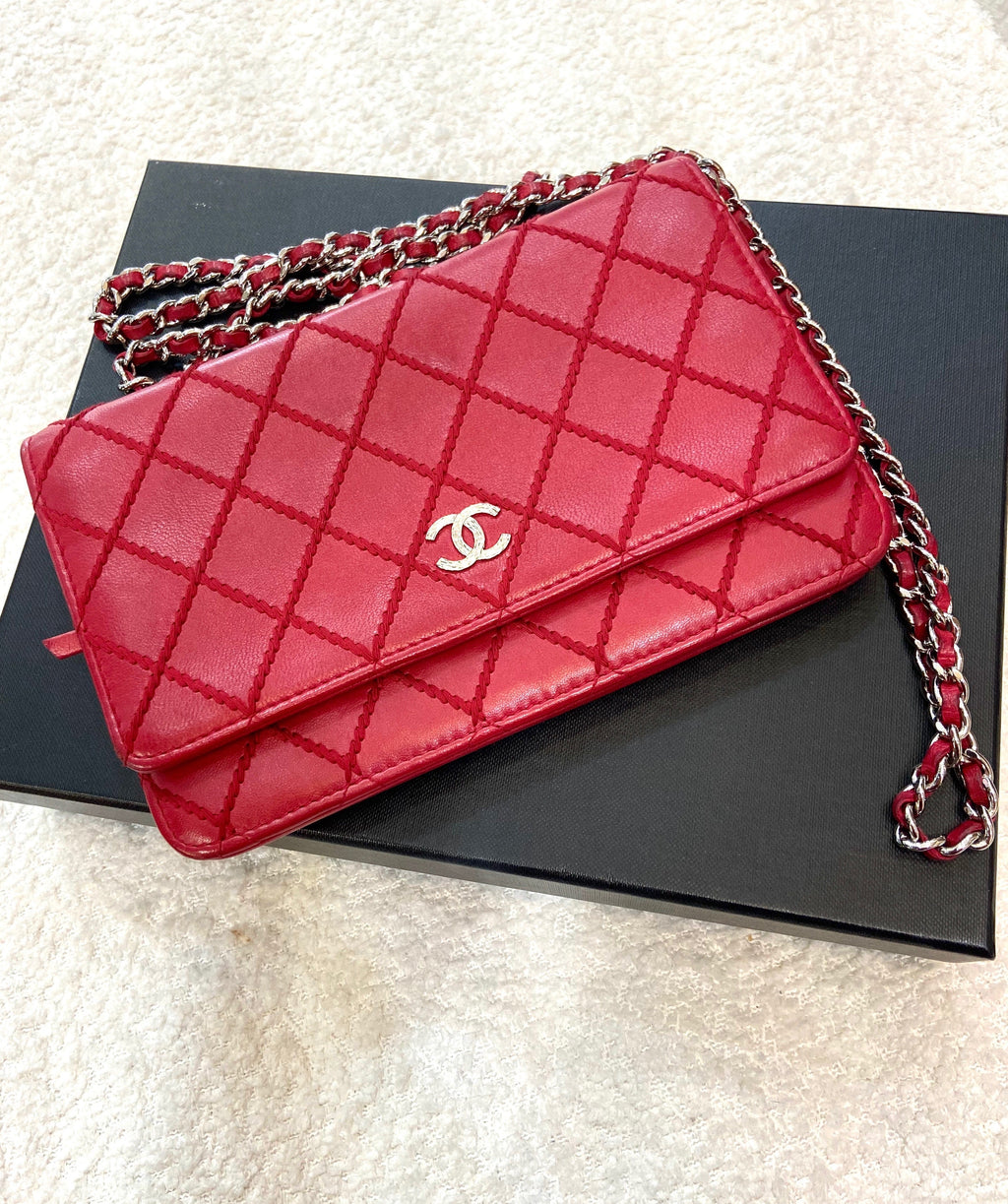 CHANEL CALFSKIN DIAMOND STITCH WALLET ON A CHAIN