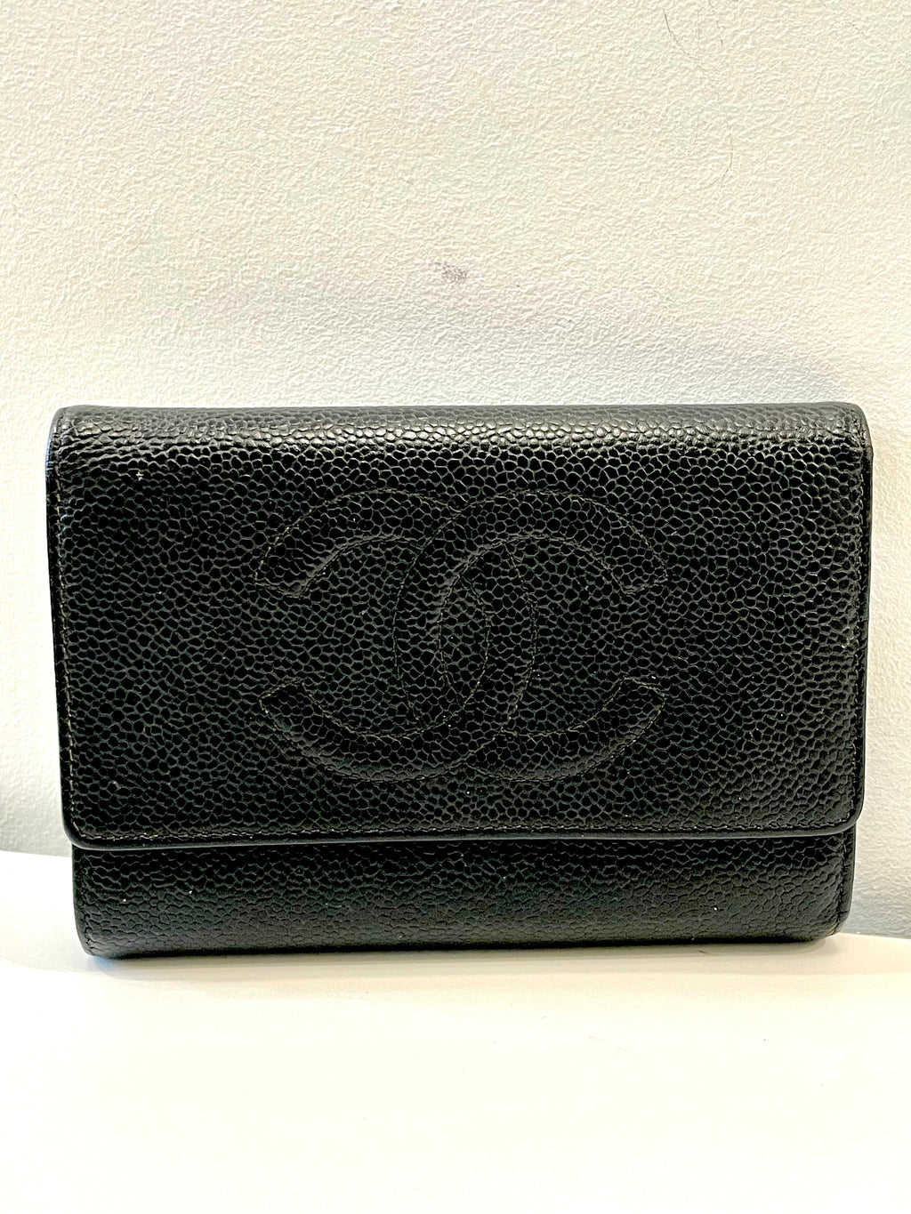 CHANEL CAVIAR LEATHER BIFOLD WALLET