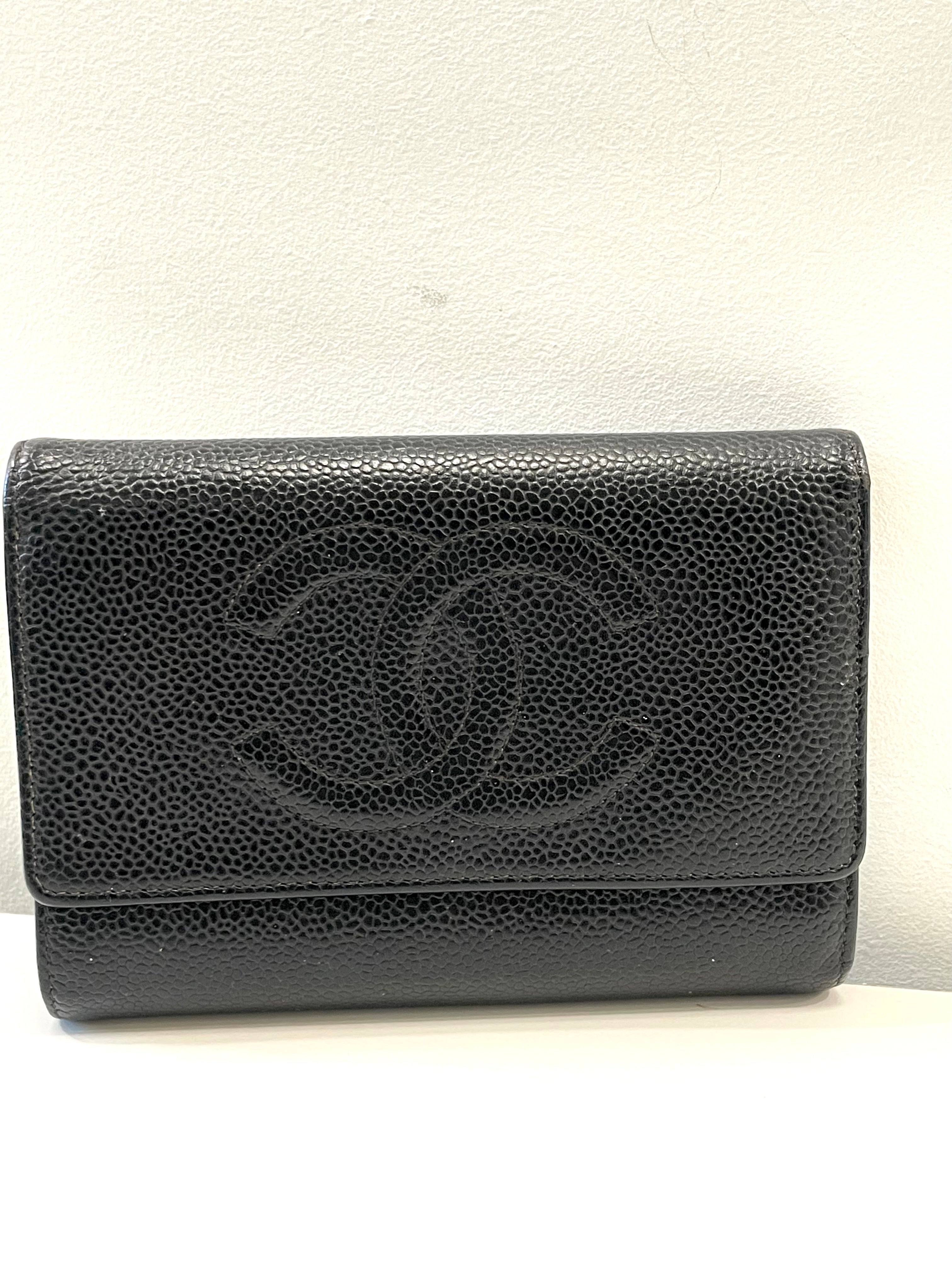 CHANEL CAVIAR LEATHER BIFOLD WALLET