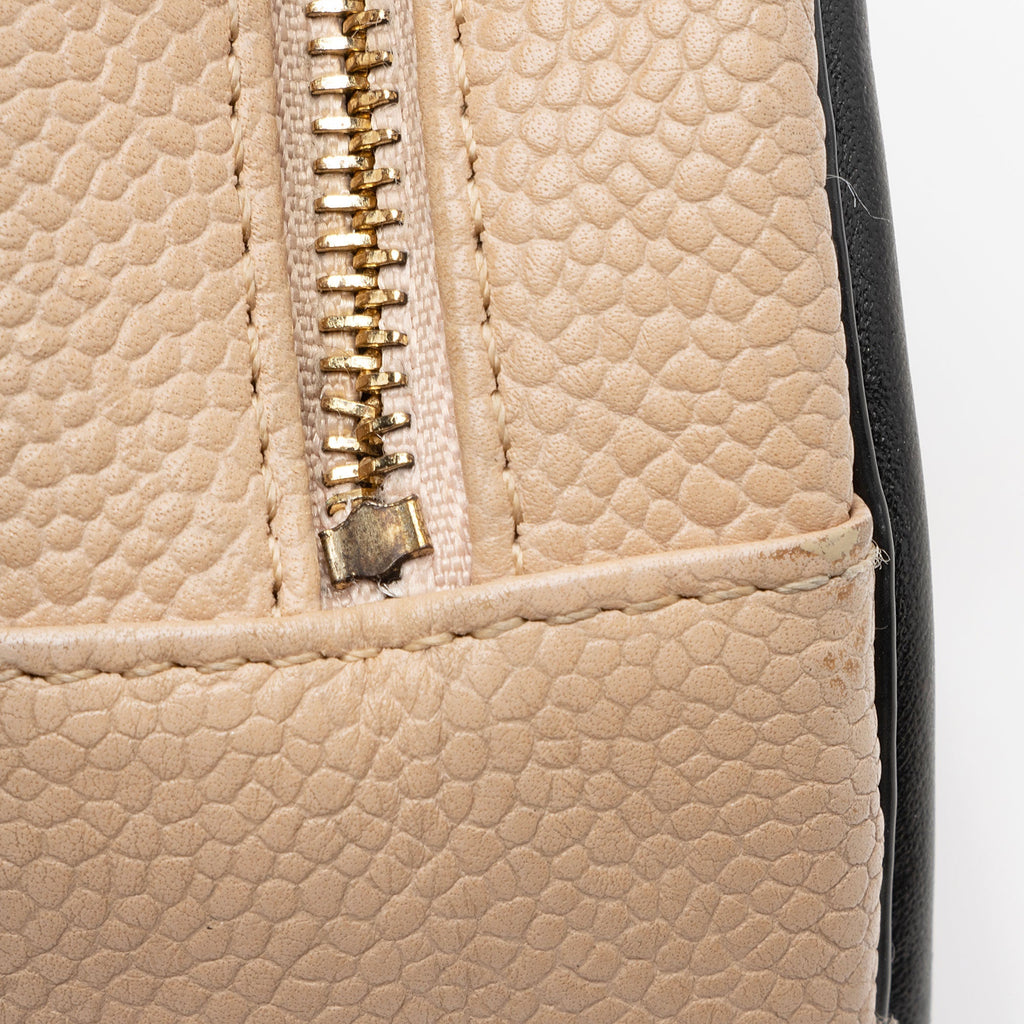 Chanel Caviar Leather CC Filigree Round Clutch with Chain - FINAL SALE (SHF-eQCfuj)