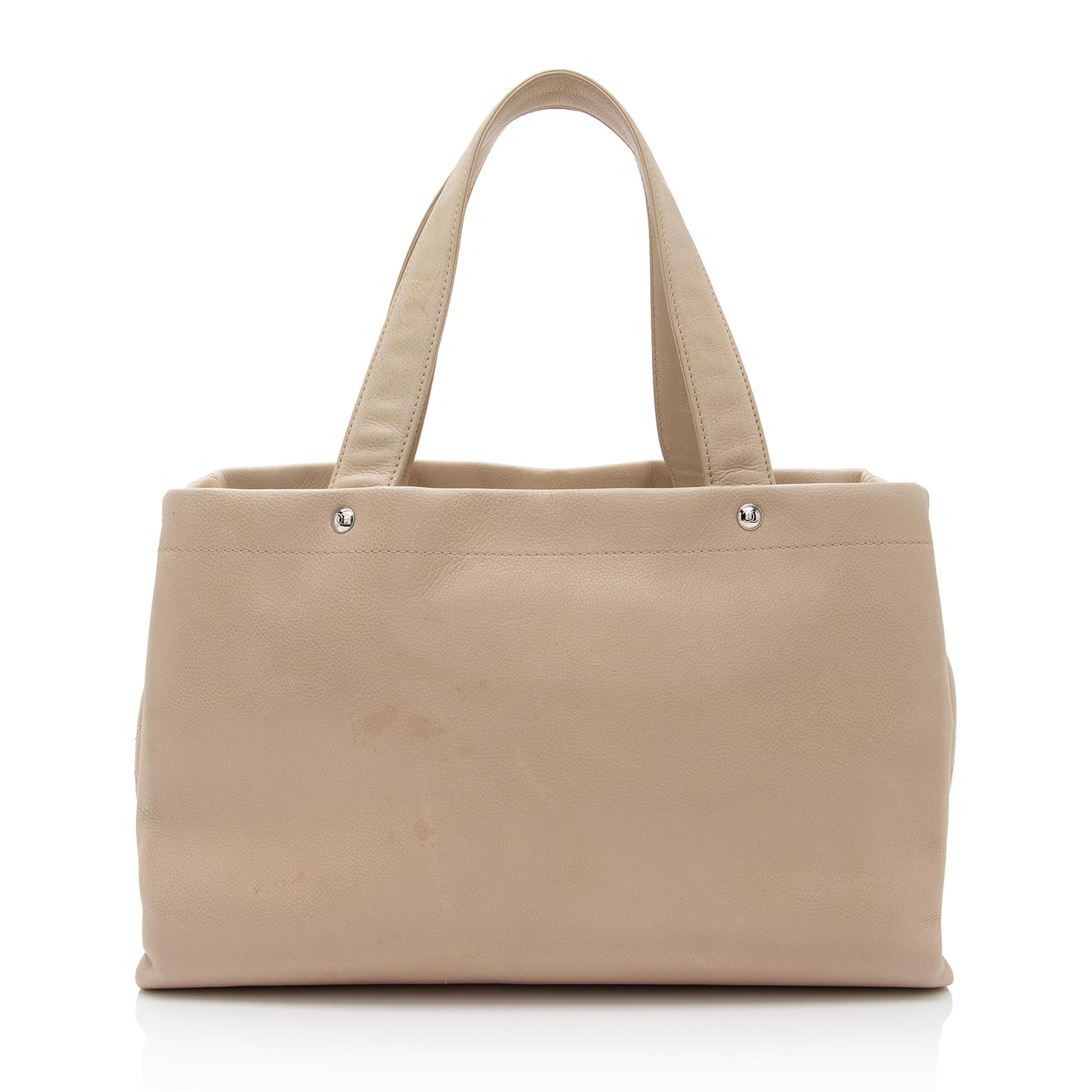Chanel Caviar Leather Timeless CC Ultimate Executive Tote (SHF-XCdU0j)