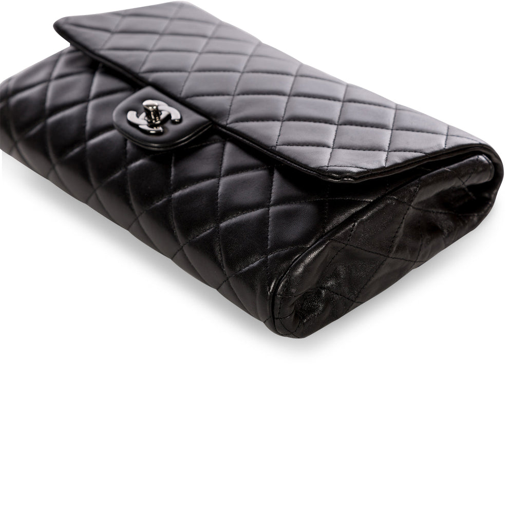 Chanel Classic Clutch with Chain