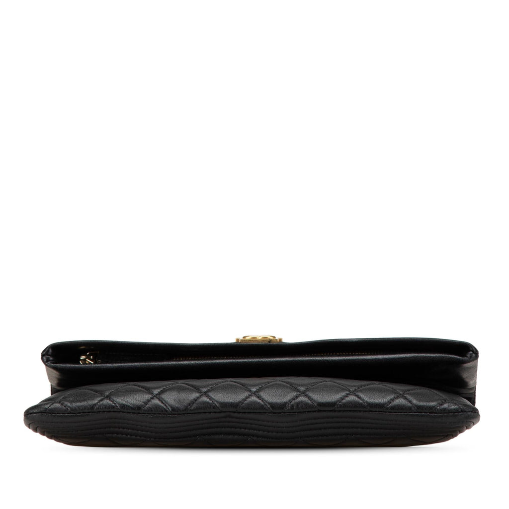 Chanel Lambskin Boy Foldover Clutch (SHG-IicQ7k)