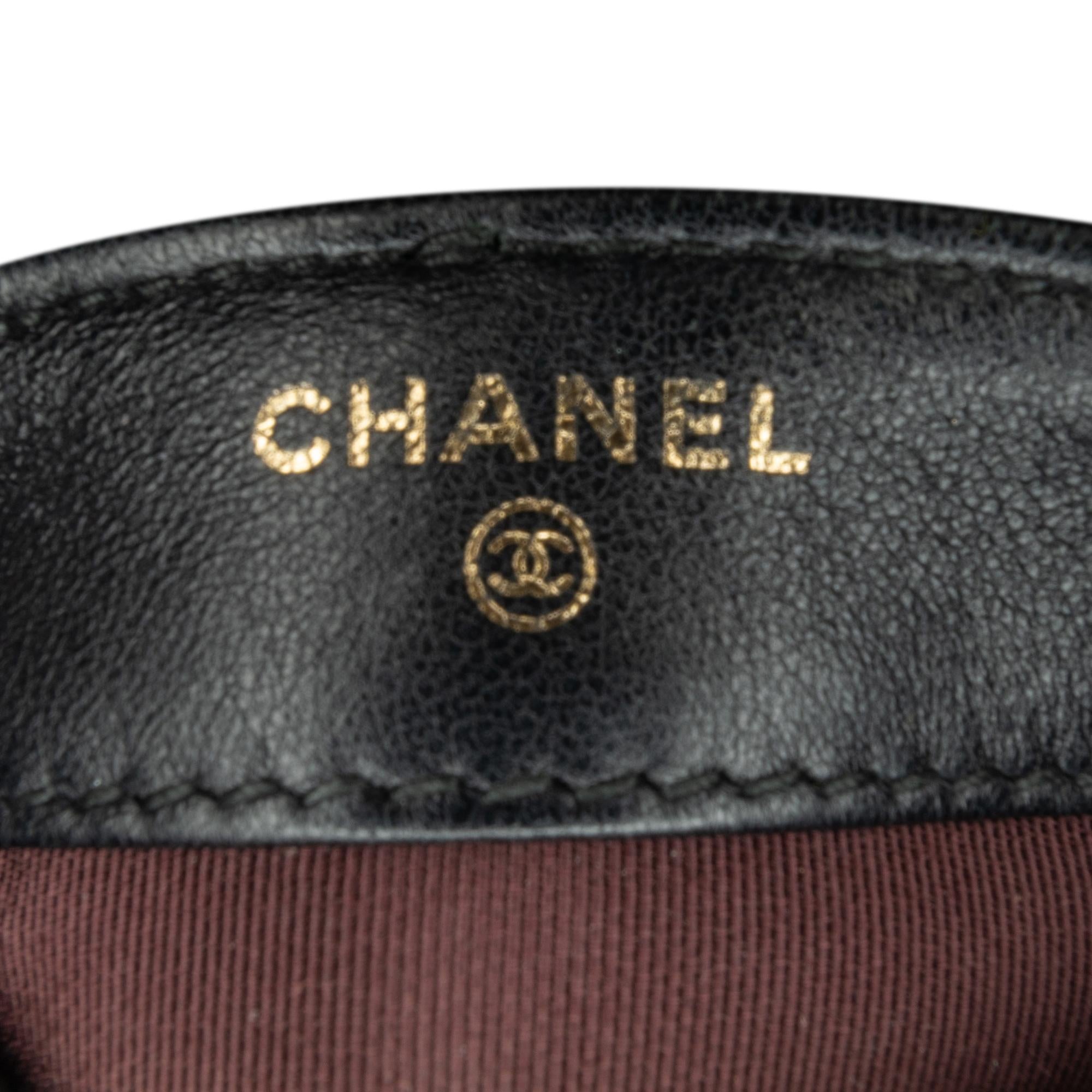 Chanel Lambskin Tech Me Out Clutch With Chain (SHG-lnyegU)