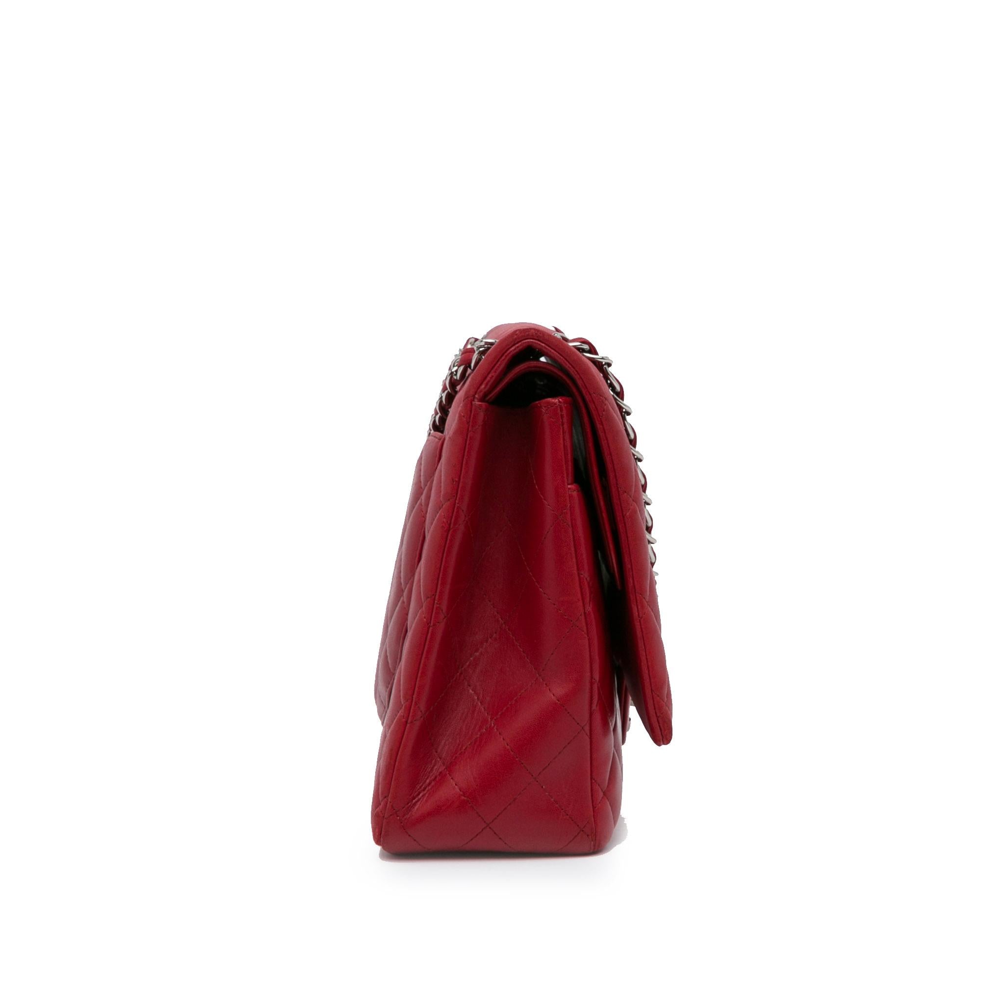 Chanel Maxi Classic Lambskin Double Flap (SHG-HFLZlT)