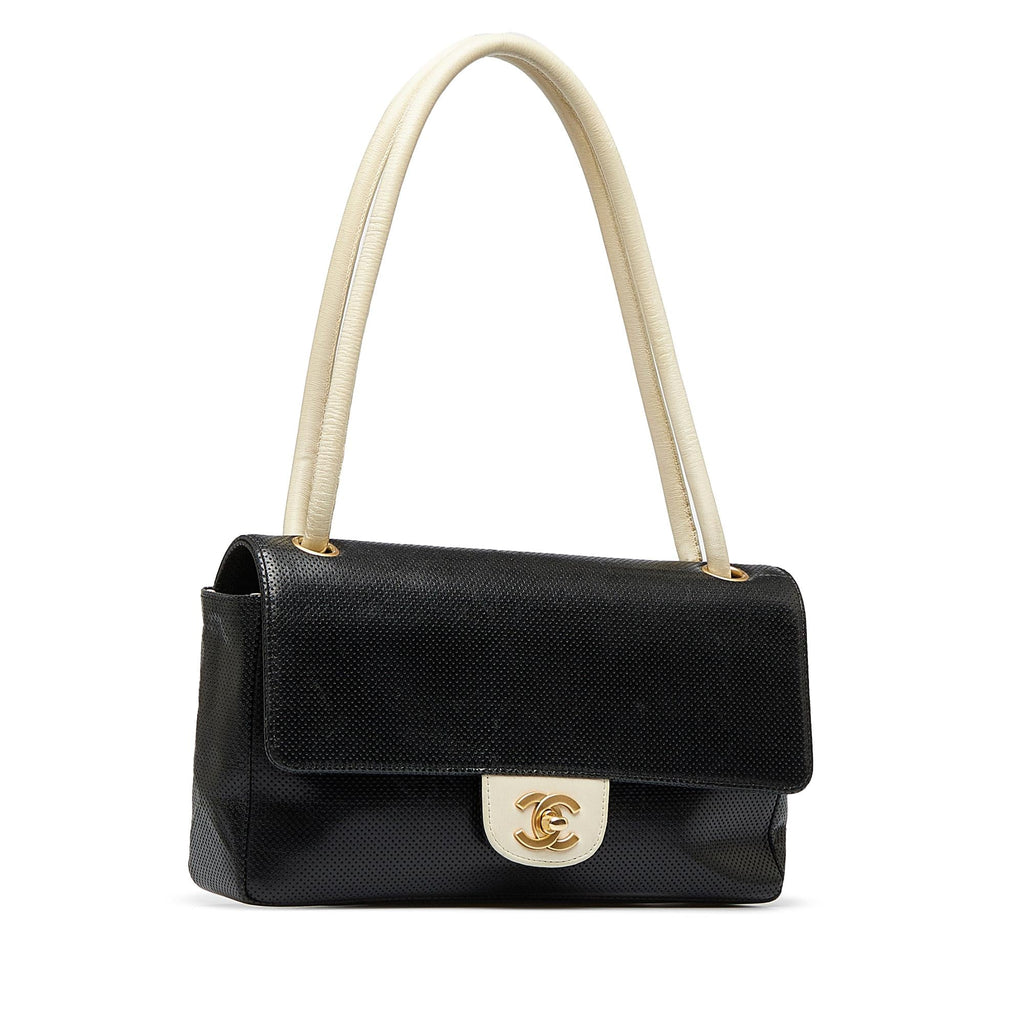 Chanel Medium Peforated Lambskin Single Flap (SHG-Cy4DJQ)