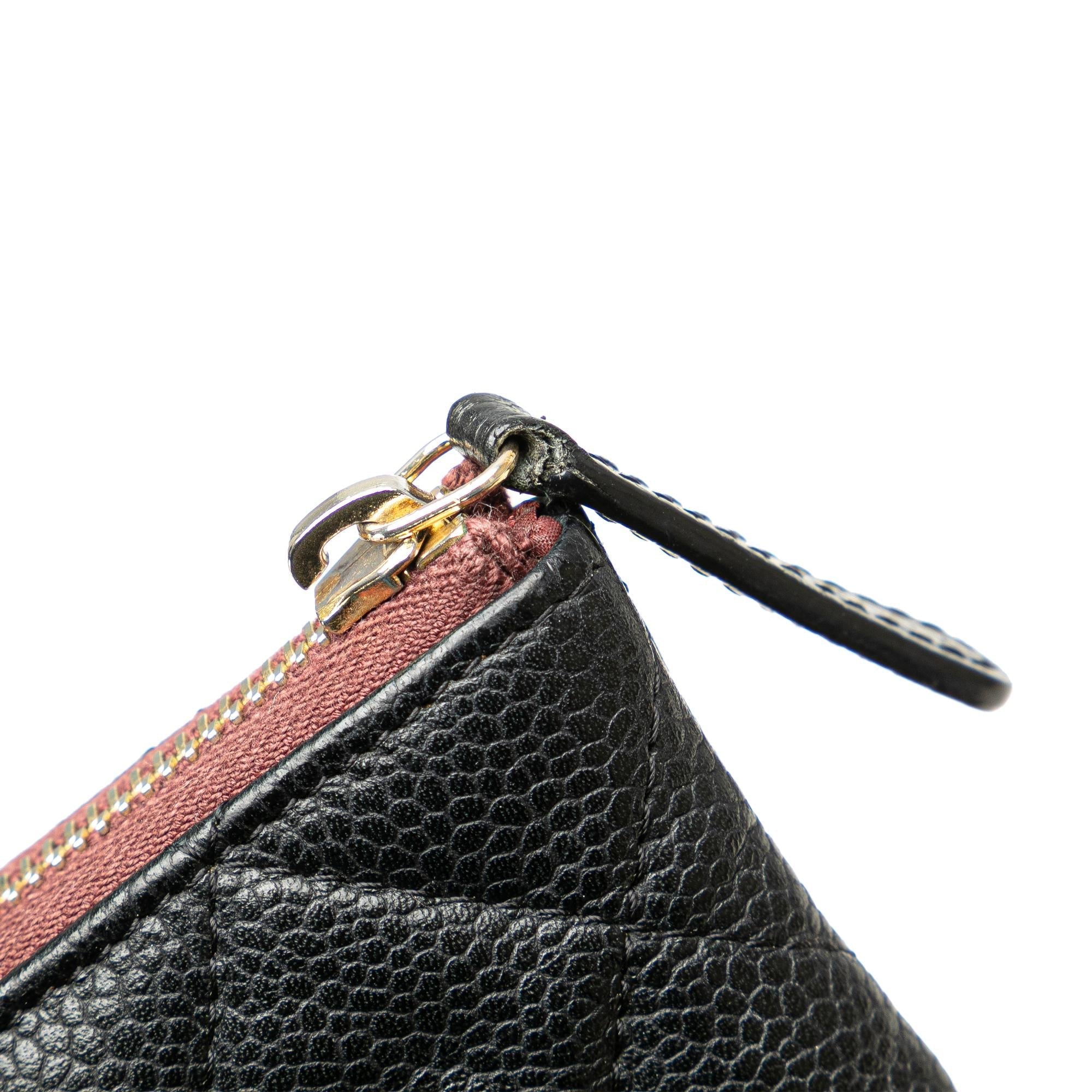 Chanel Medium Quilted Caviar O Case Clutch (SHG-iUwYer)