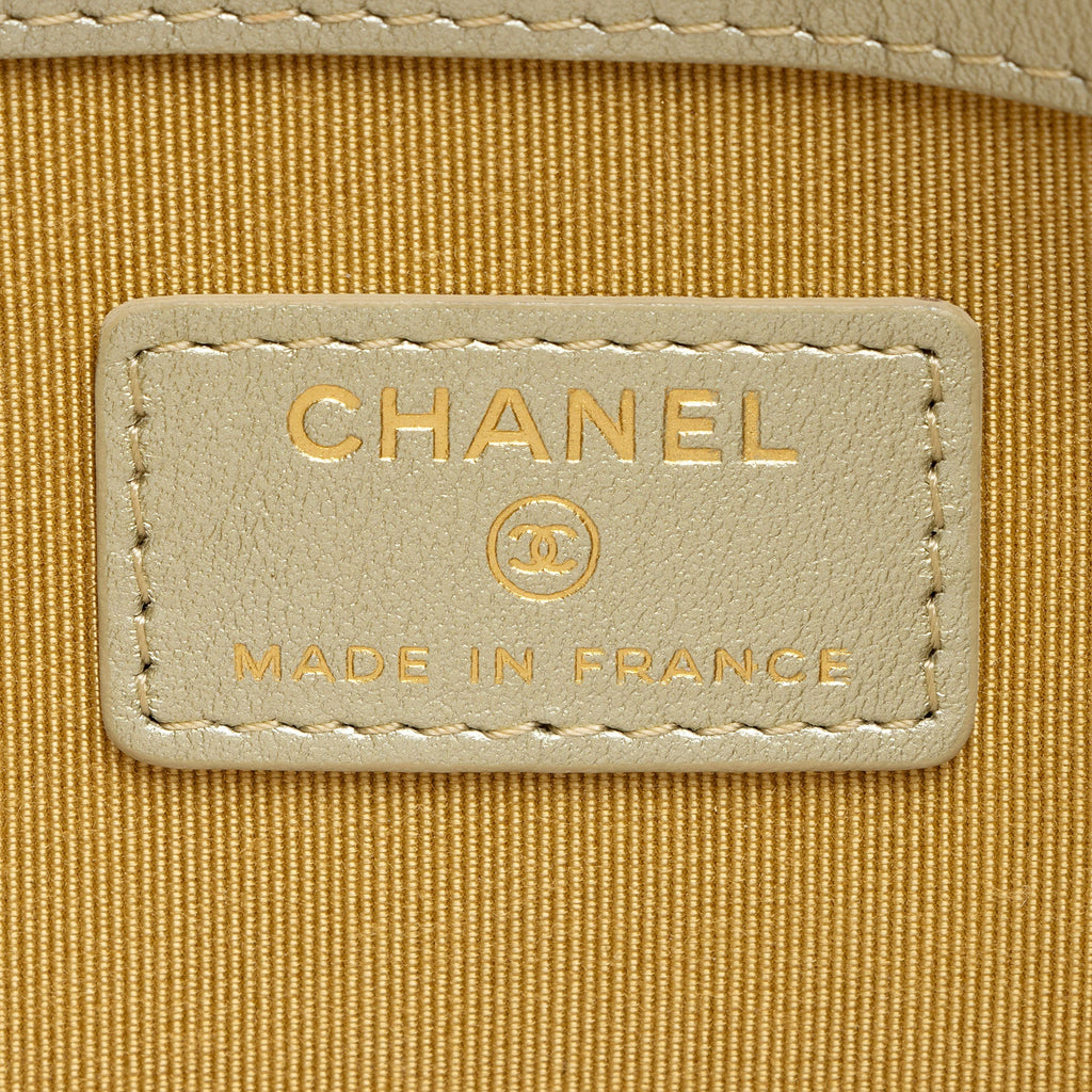 Chanel Metallic Calfskin Rainbow Reissue Pouch (SHF-Iy12ka)