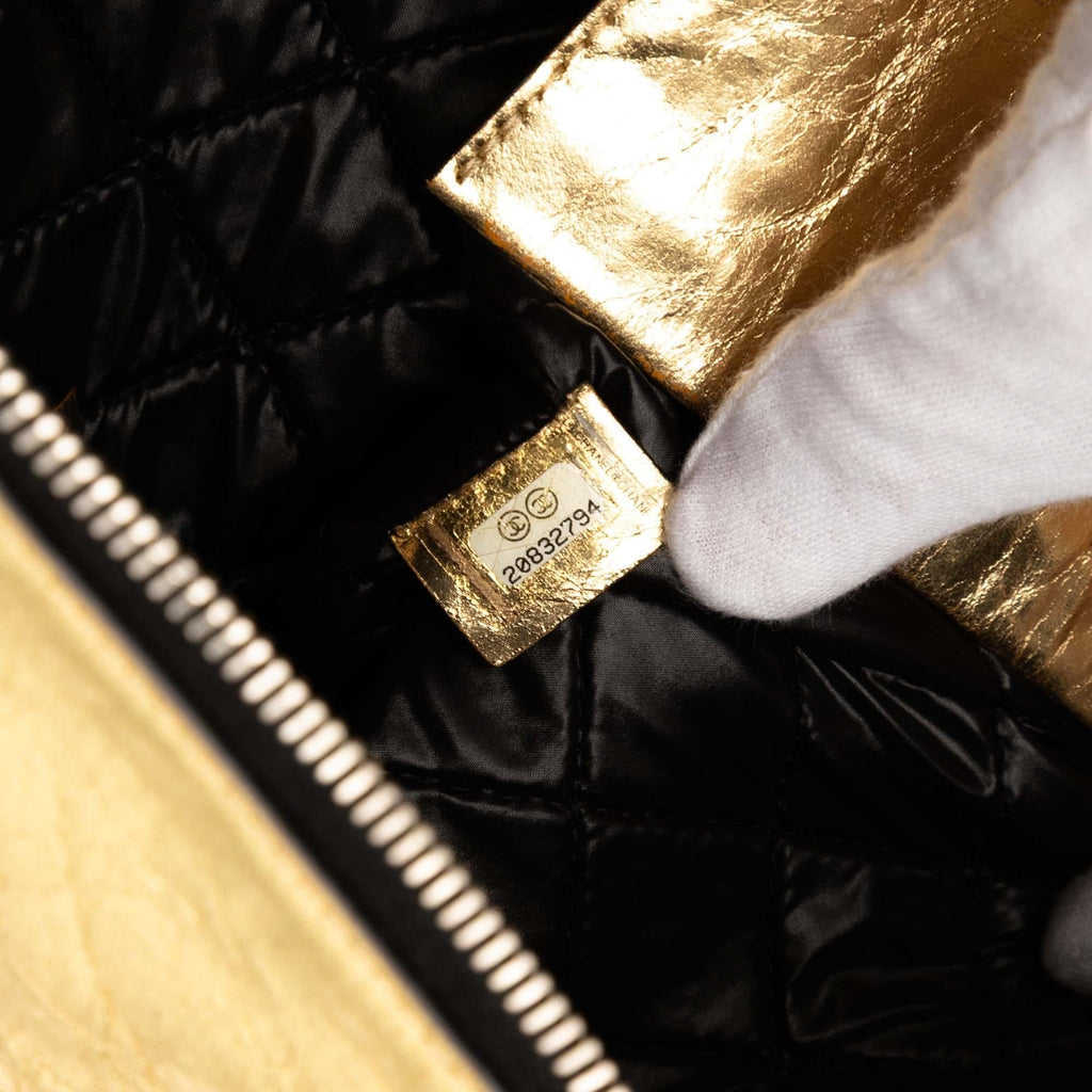 Chanel Metallic Crinkled Calfskin Feministe Mais Feminine Pouch