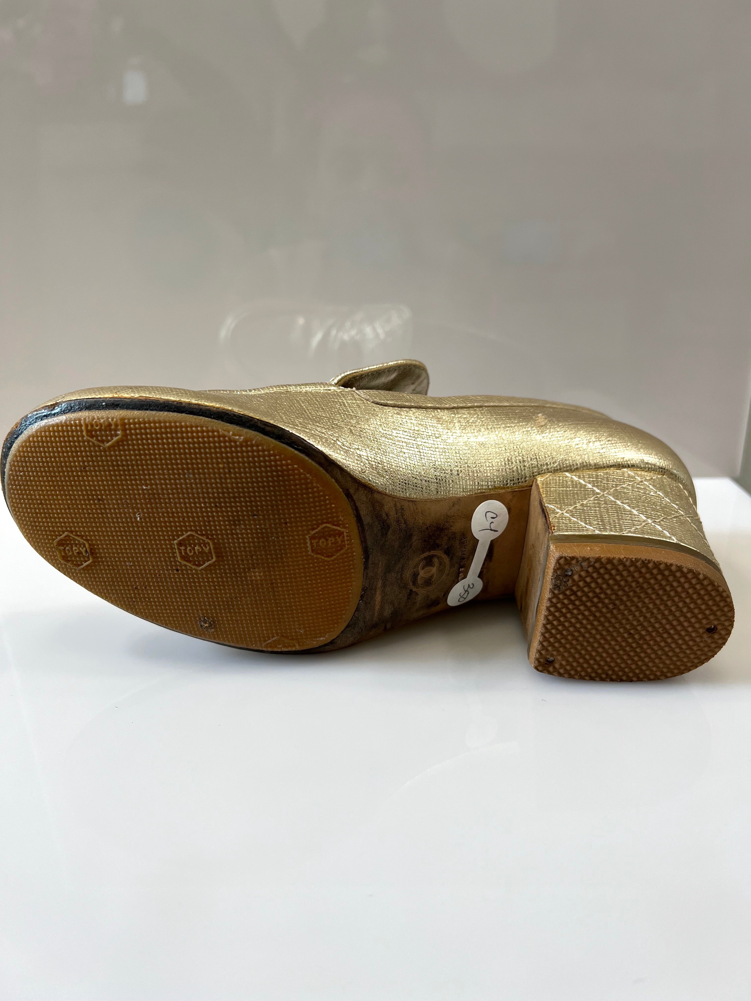 CHANEL CC METALLIC GOLD TEXTURED LEATHER STACKED HEEL LOAFERS