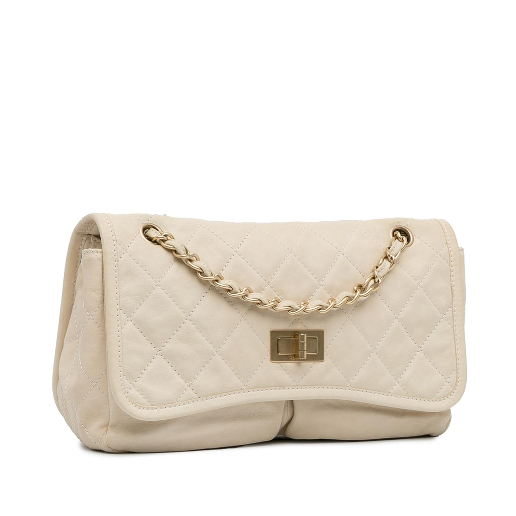 Chanel Natural Beauty Split Pocket