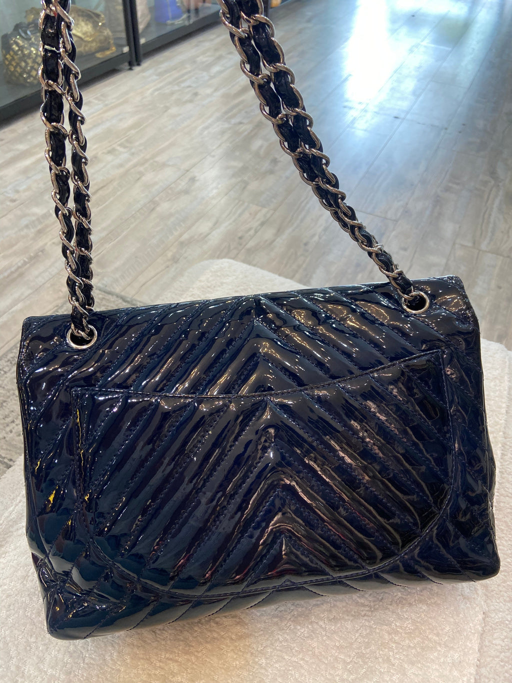 CHANEL PATENT CHEVRON QUILTED MAXI CLASSIC FLAP BAG