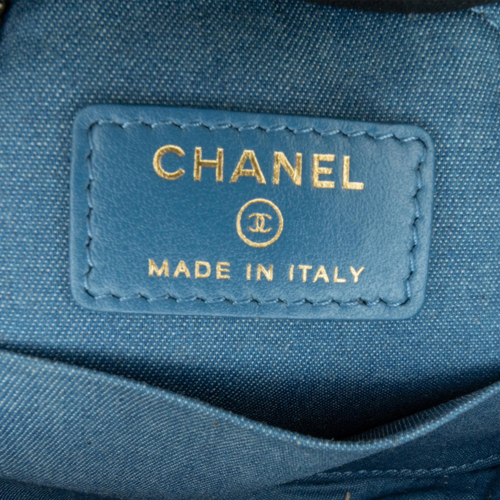 Chanel Quilted Denim Pearl Crush Round Clutch with Chain (SHG-Lc62qo)