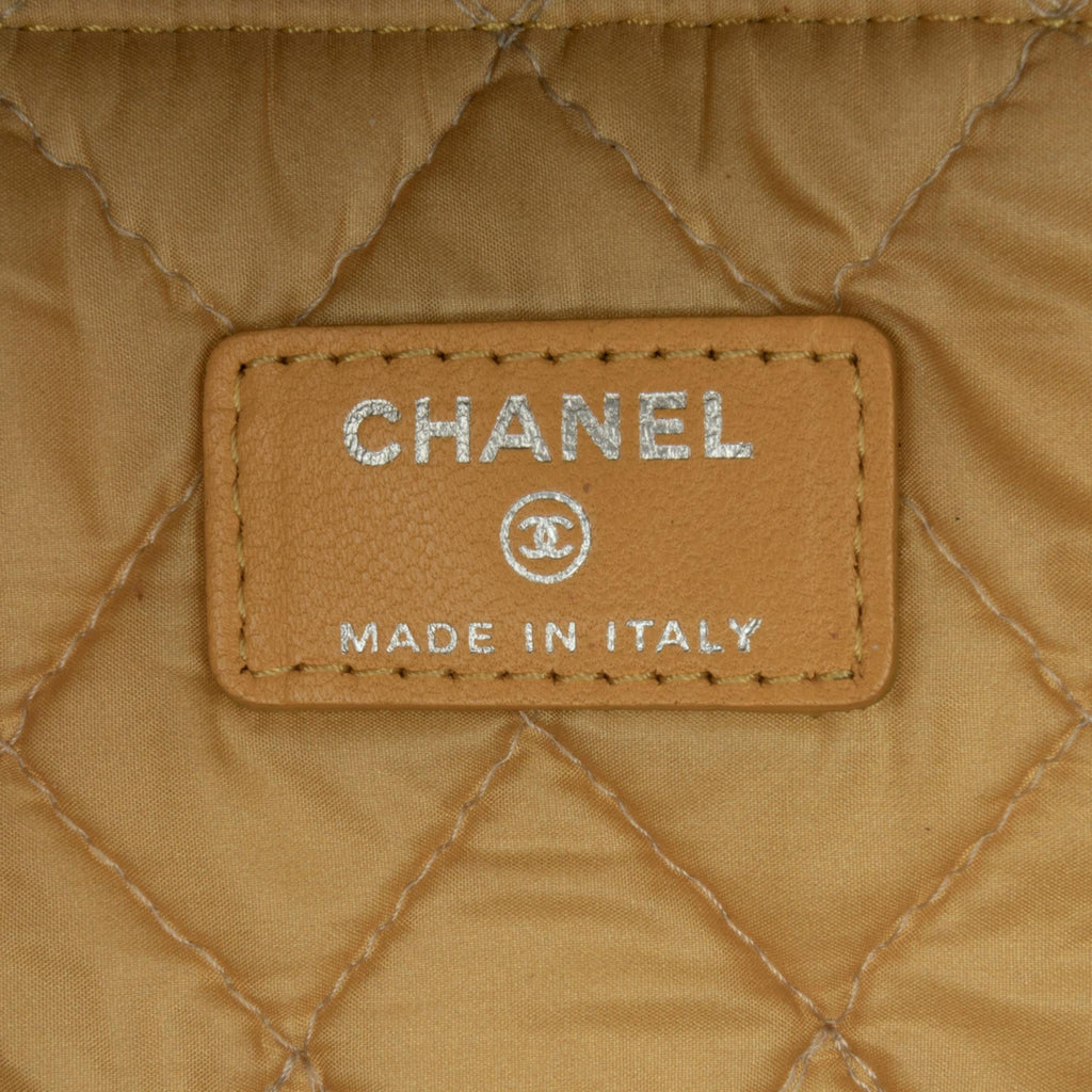 Chanel Quilted Lambskin O Case Clutch (SHG-d1f50a)