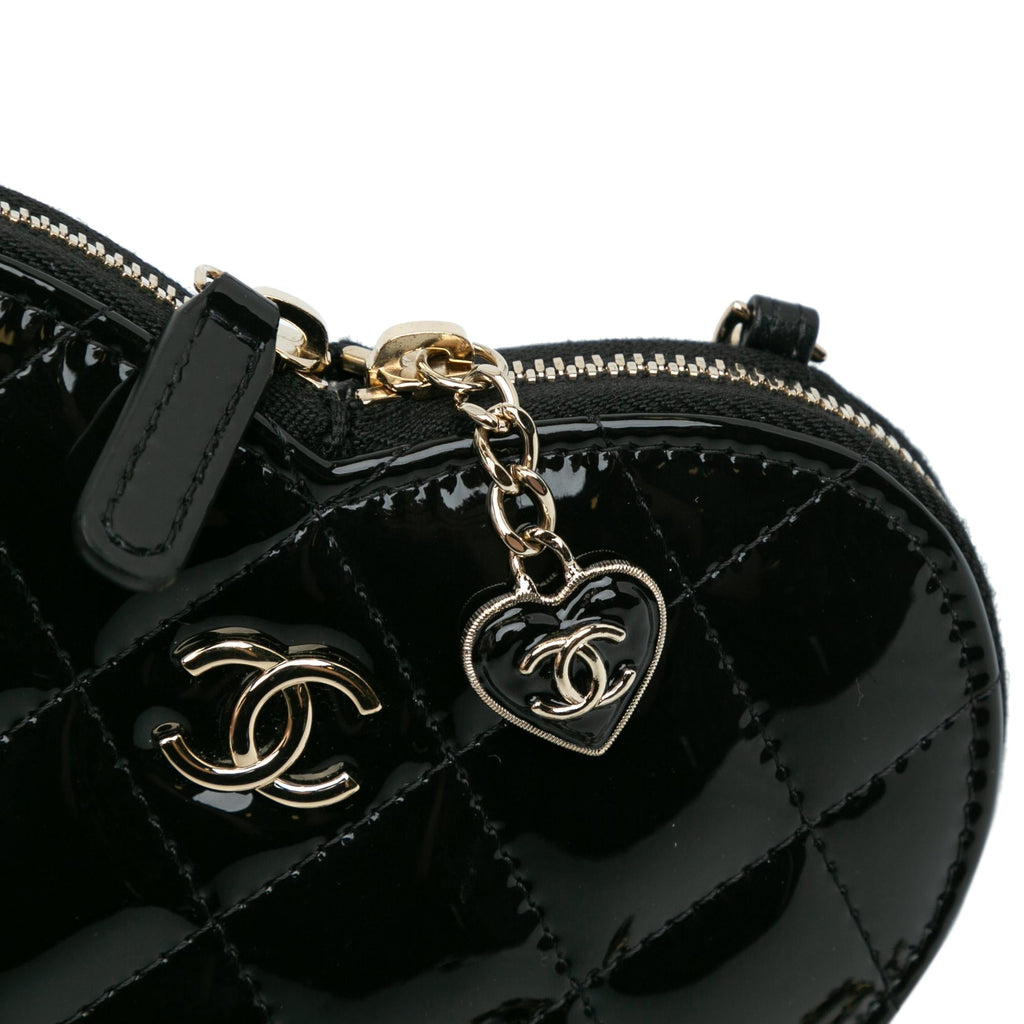 Chanel Quilted Patent Calfskin CC Heart Clutch With Chain (SHG-D1UX0k)