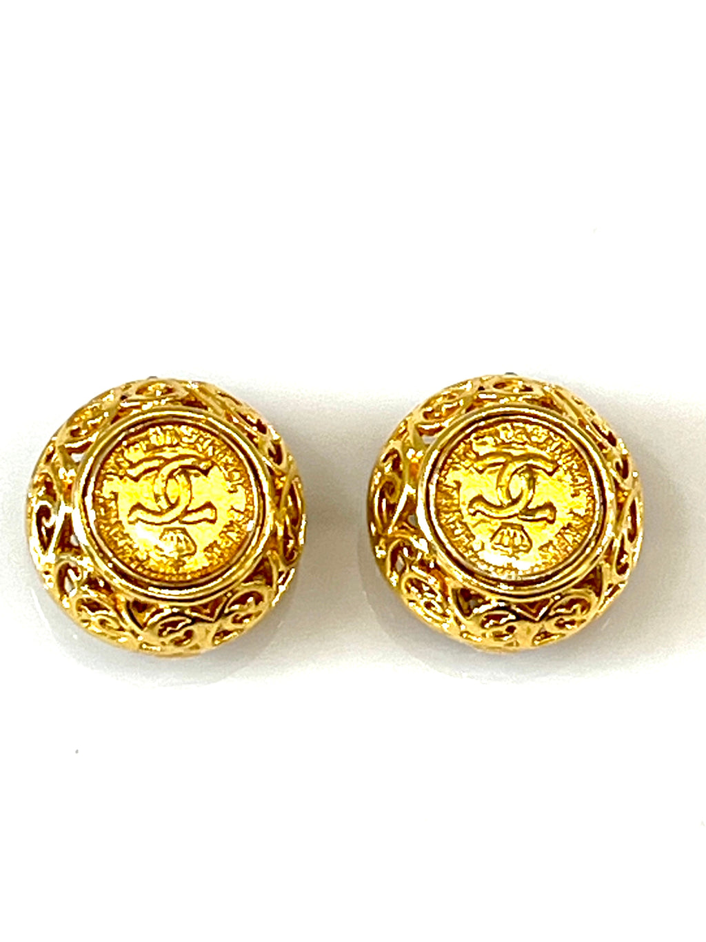 CHANEL RUBCAMEL PARIS 1980'S LOGO CLIP ON EARRINGS