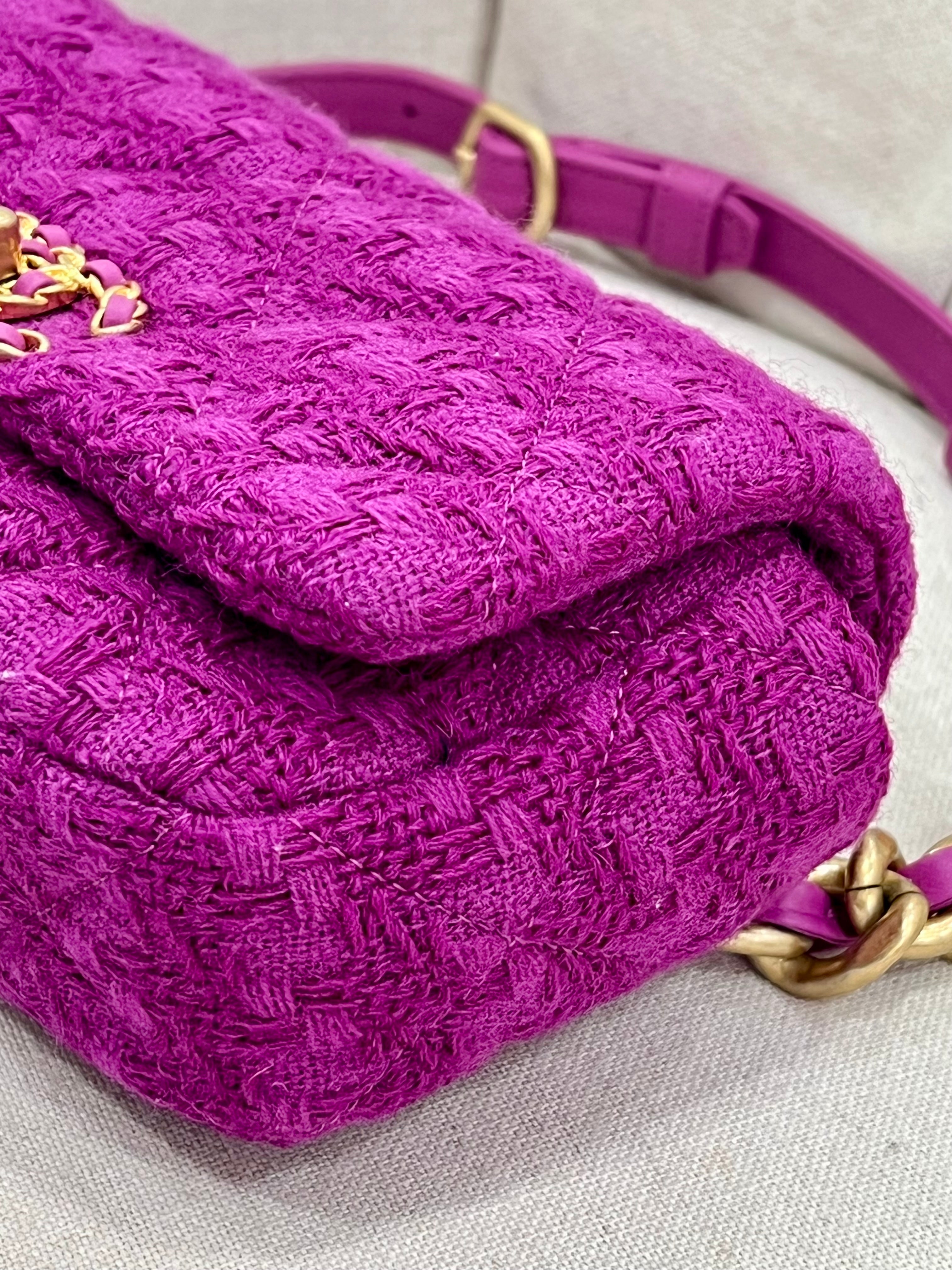 CHANEL 19 QUILTED TWEED BELT BAG