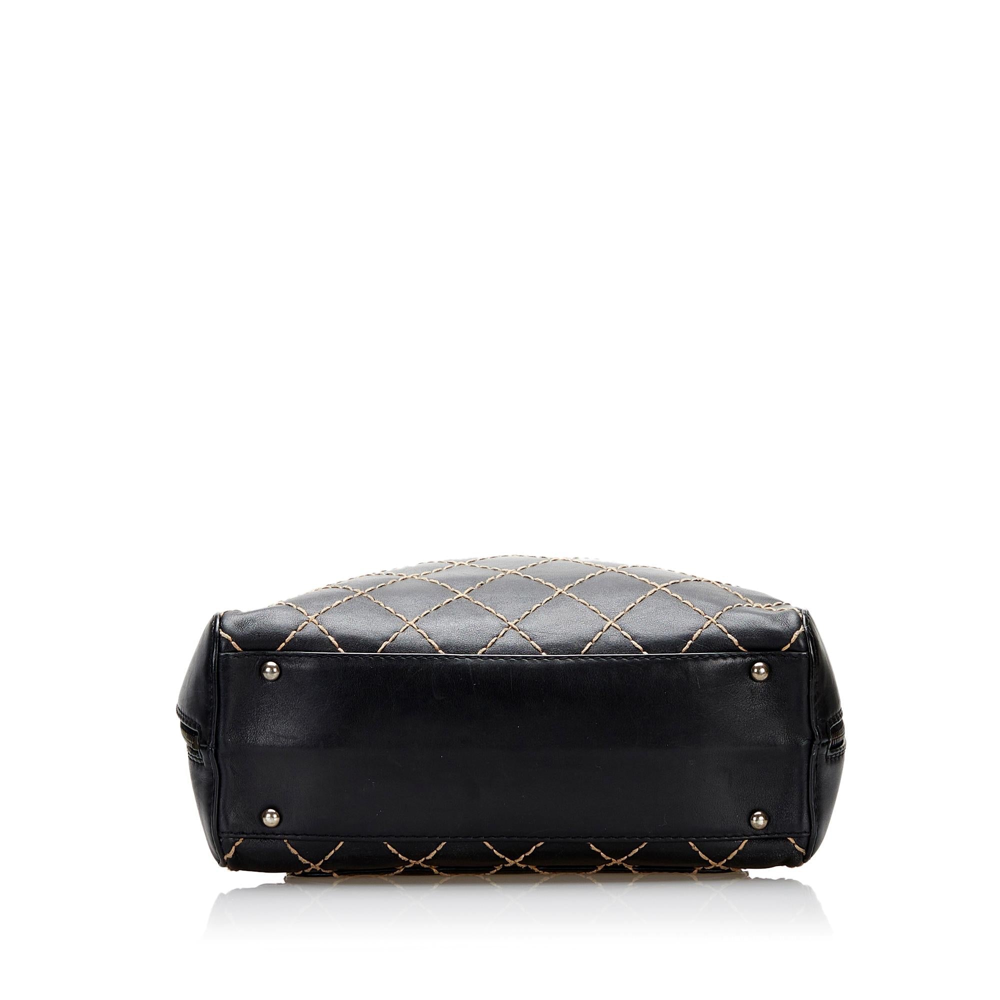 Chanel Wild Stitch Leather Handbag (SHG-N5J5VD)