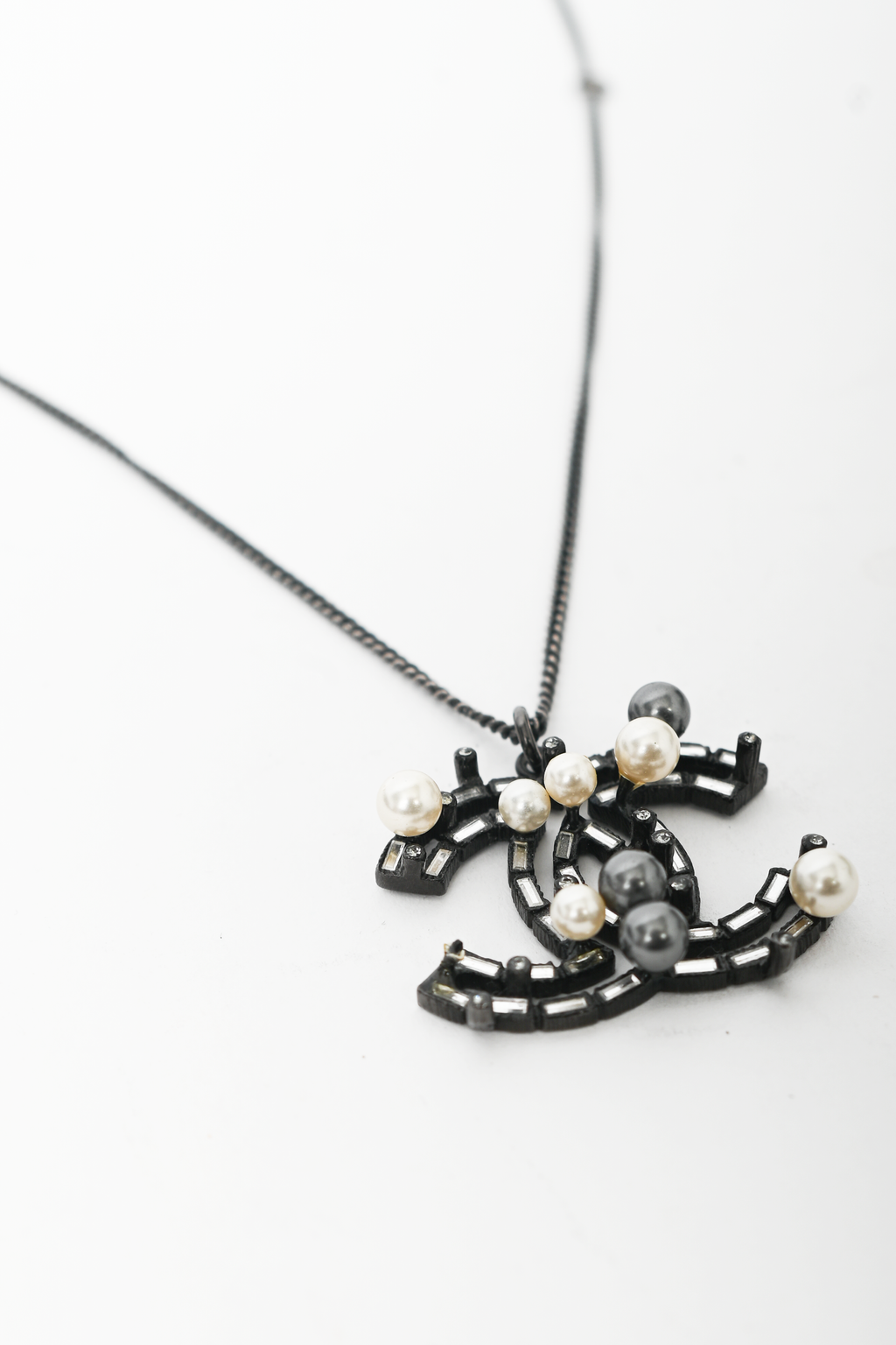 Pre-loved Chanel™ 2010 Rhodium Plated Faux Pearl Crystal Studded CC Necklace