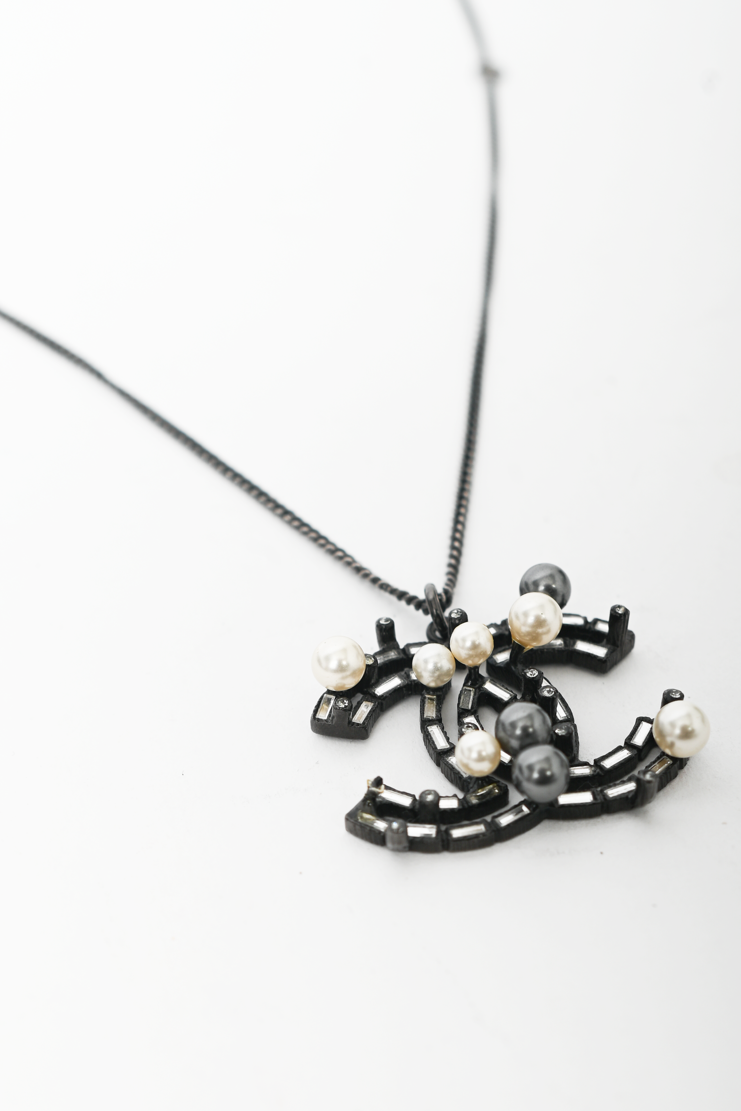 Pre-loved Chanel™ 2010 Rhodium Plated Faux Pearl Crystal Studded CC Necklace