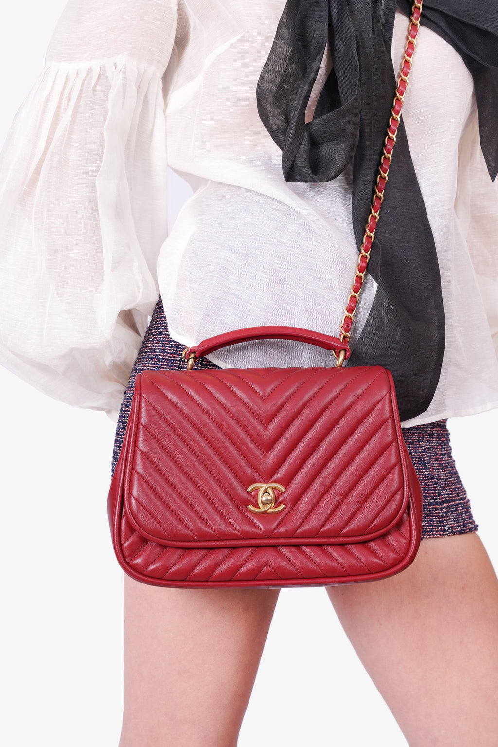 Pre-loved Chanel™ 2018 Red Reversed Round Flap Bag with Gold Hardware