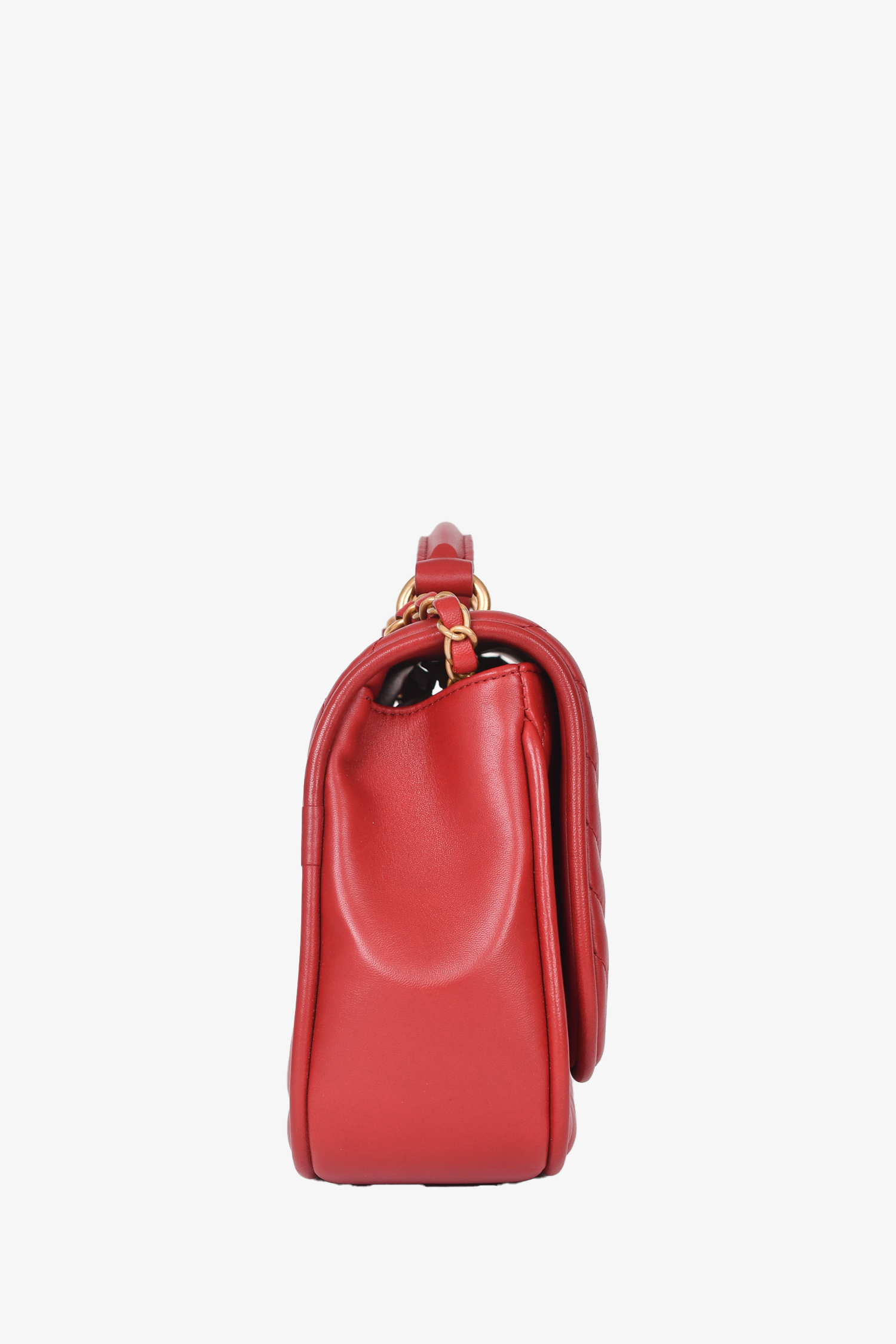 Pre-loved Chanel™ 2018 Red Reversed Round Flap Bag with Gold Hardware