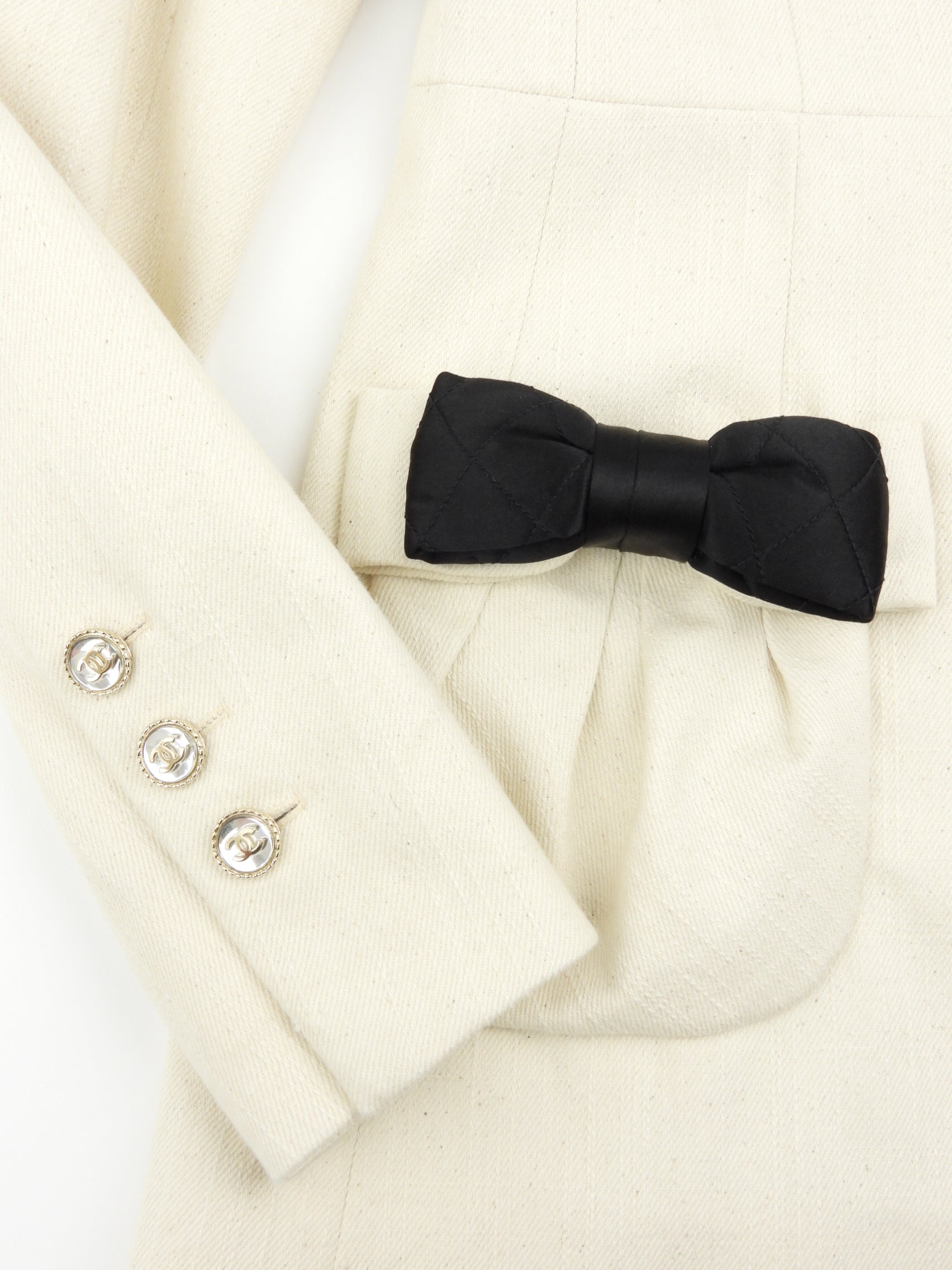 Chanel 21S Ecru Cotton Jacket with Silk  Satin Bow Accents- FR38