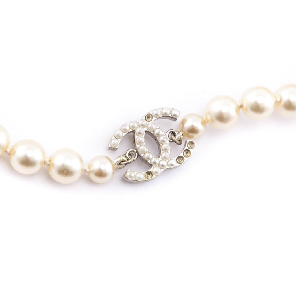 Chanel Faux Pearl CC Waist Belt