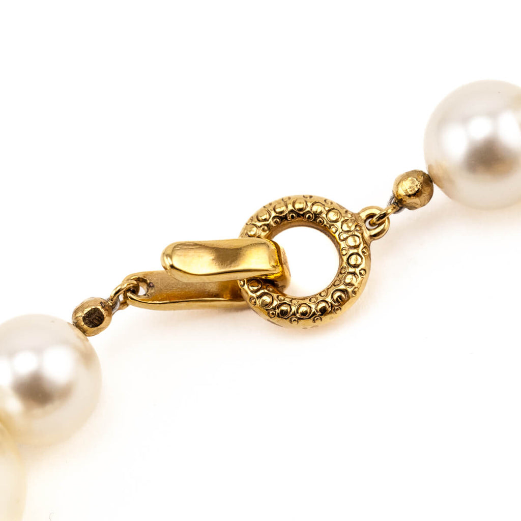 Chanel Faux Pearl & Strass Flower Fall 2005 Necklace