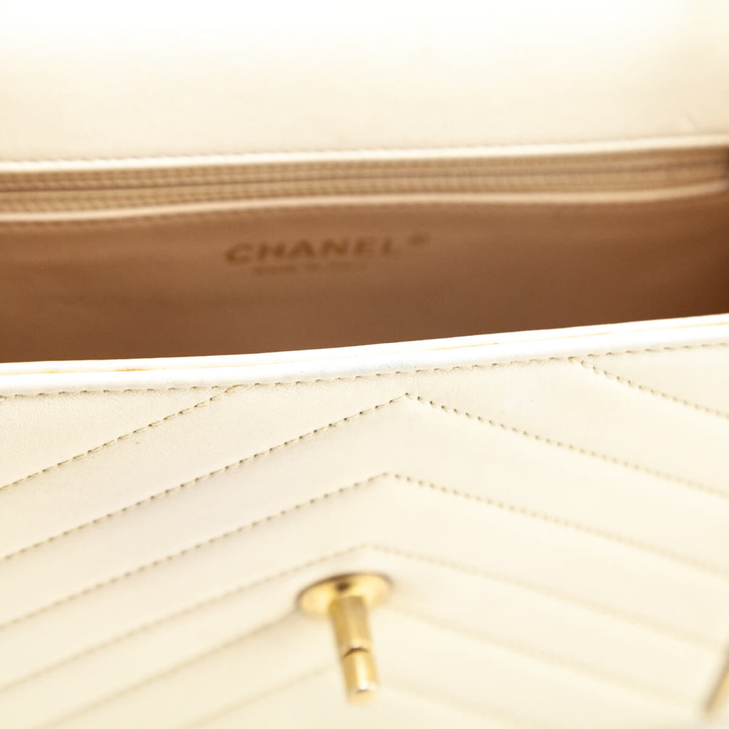 Chanel Ivory Lambskin Reversed Chevron Quilted Flap Bag