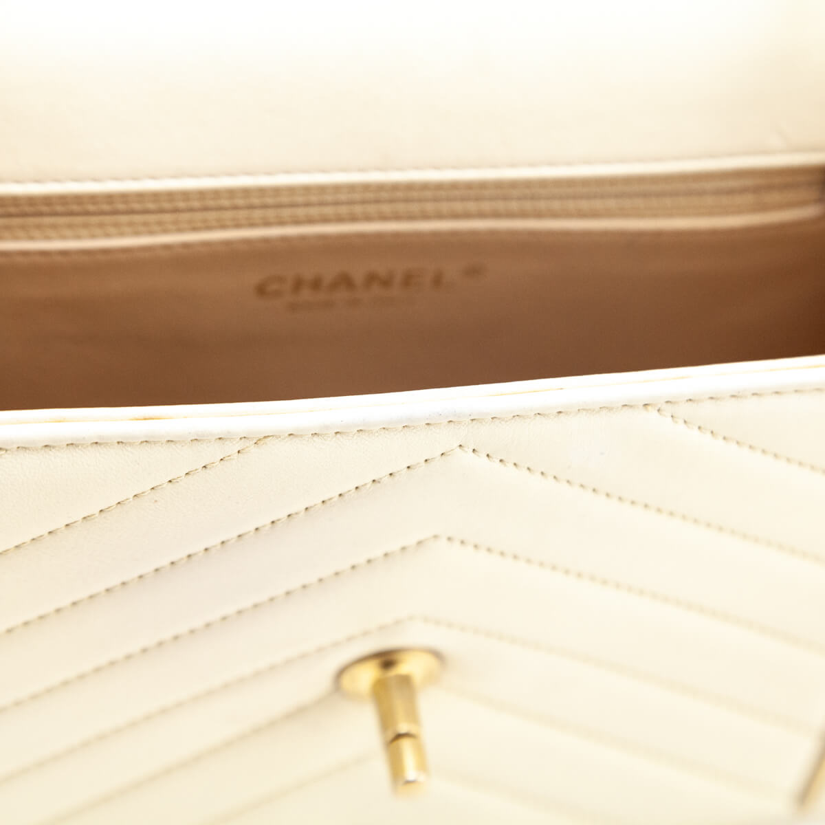 Chanel Ivory Lambskin Reversed Chevron Quilted Flap Bag