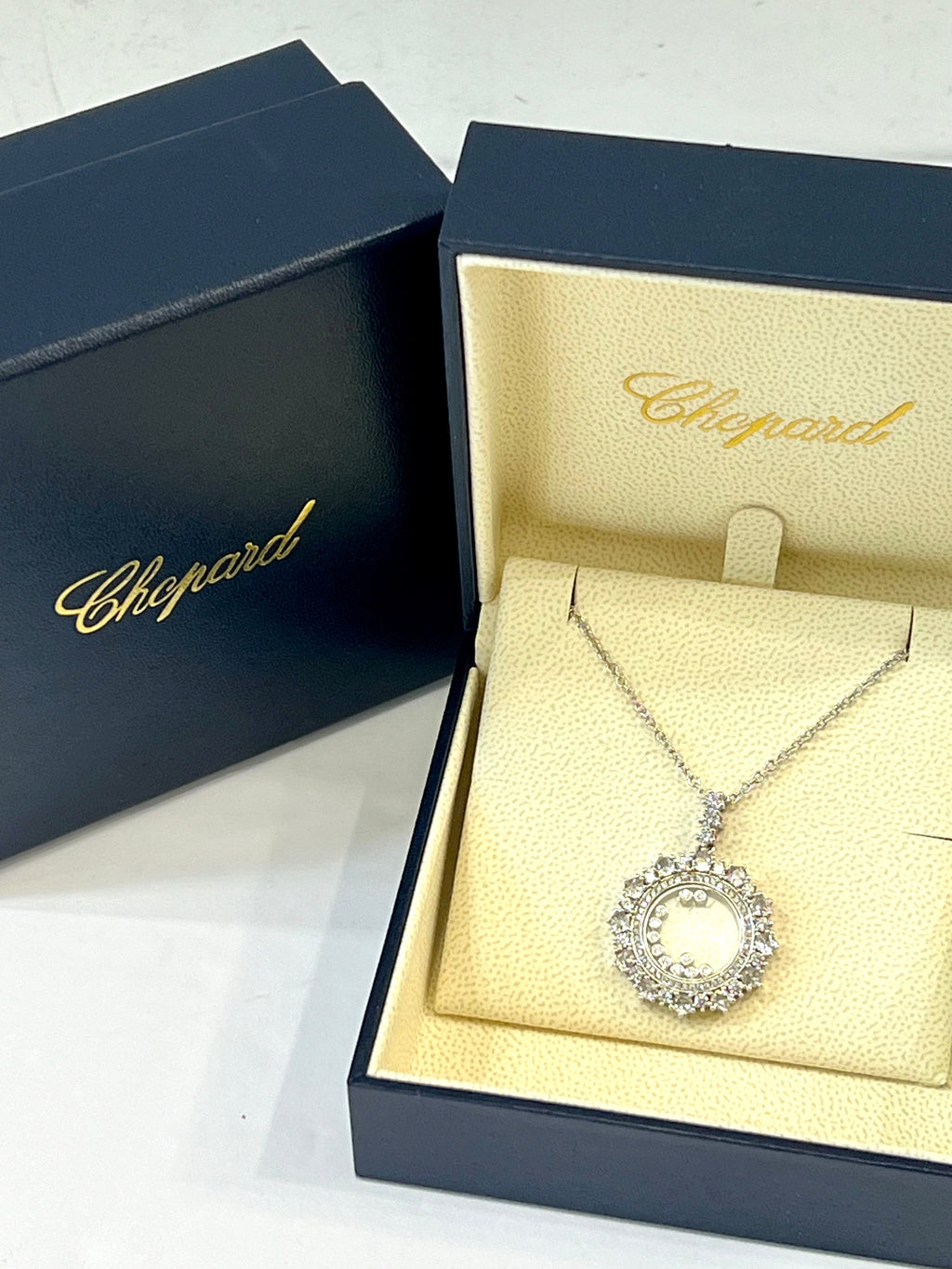 CHOPARD HAPPY DIAMONDS JOAILLERIE PENDANT 18K WHITE GOLD NECKLACE