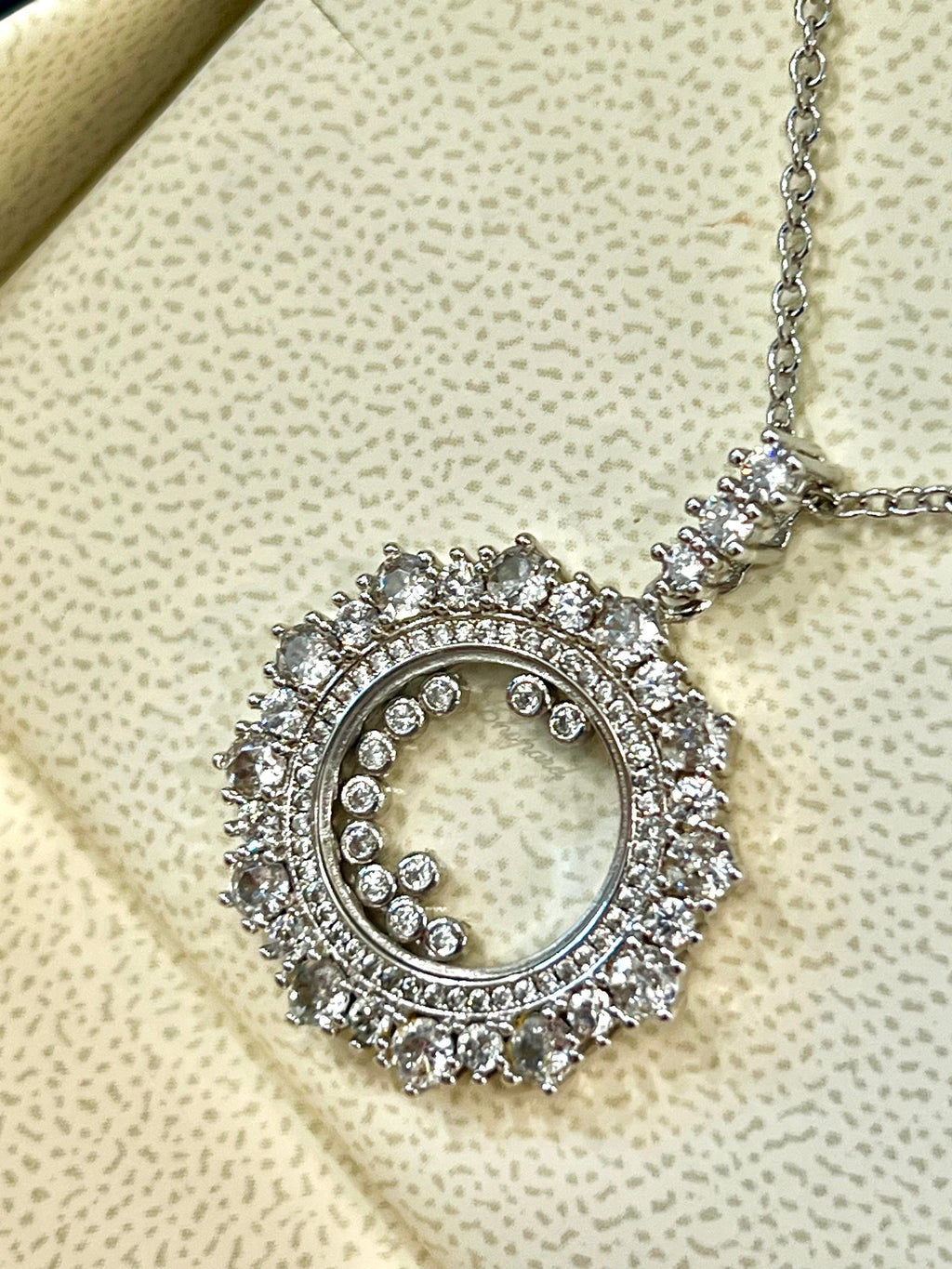 CHOPARD HAPPY DIAMONDS JOAILLERIE PENDANT 18K WHITE GOLD NECKLACE