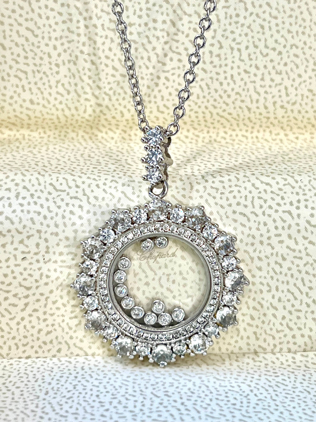 CHOPARD HAPPY DIAMONDS JOAILLERIE PENDANT 18K WHITE GOLD NECKLACE