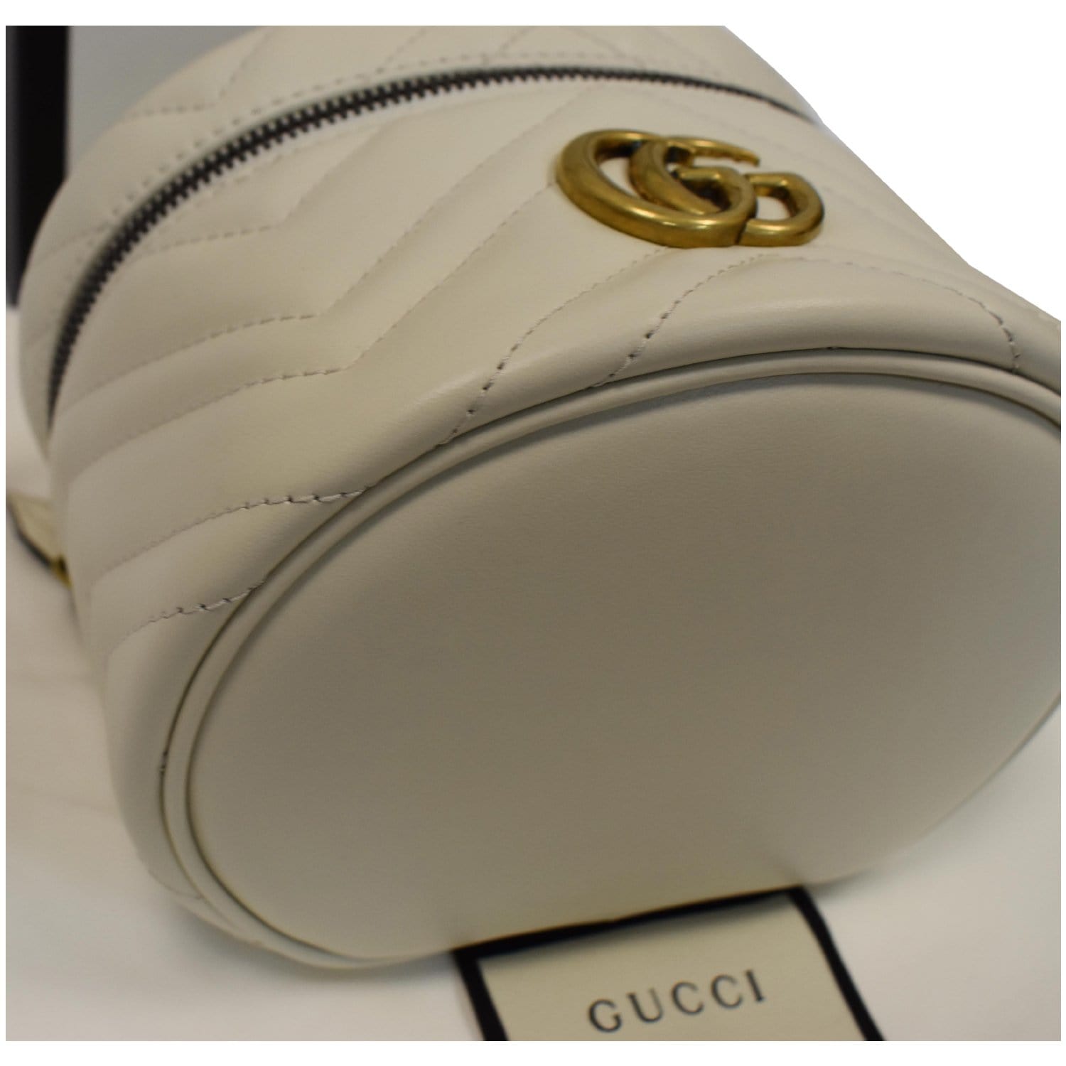 GUCCI GG Marmont Matelasse Chevron Leather Cosmetic Case White 624615