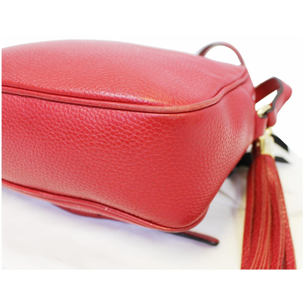 GUCCI Soho Disco Pebbled Leather Small Crossbody Bag Red