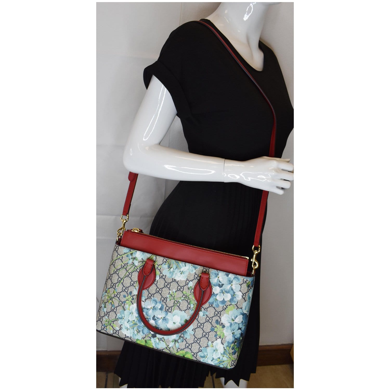GUCCI Blooms GG Floral Supreme Canvas Leather Satchel Bag Red 546316