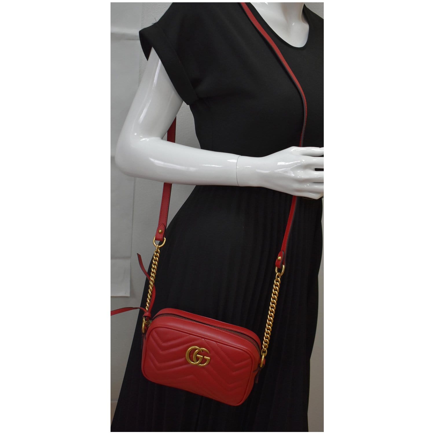 GUCCI GG Marmont Matelasse Mini Leather Crossbody Bag Red