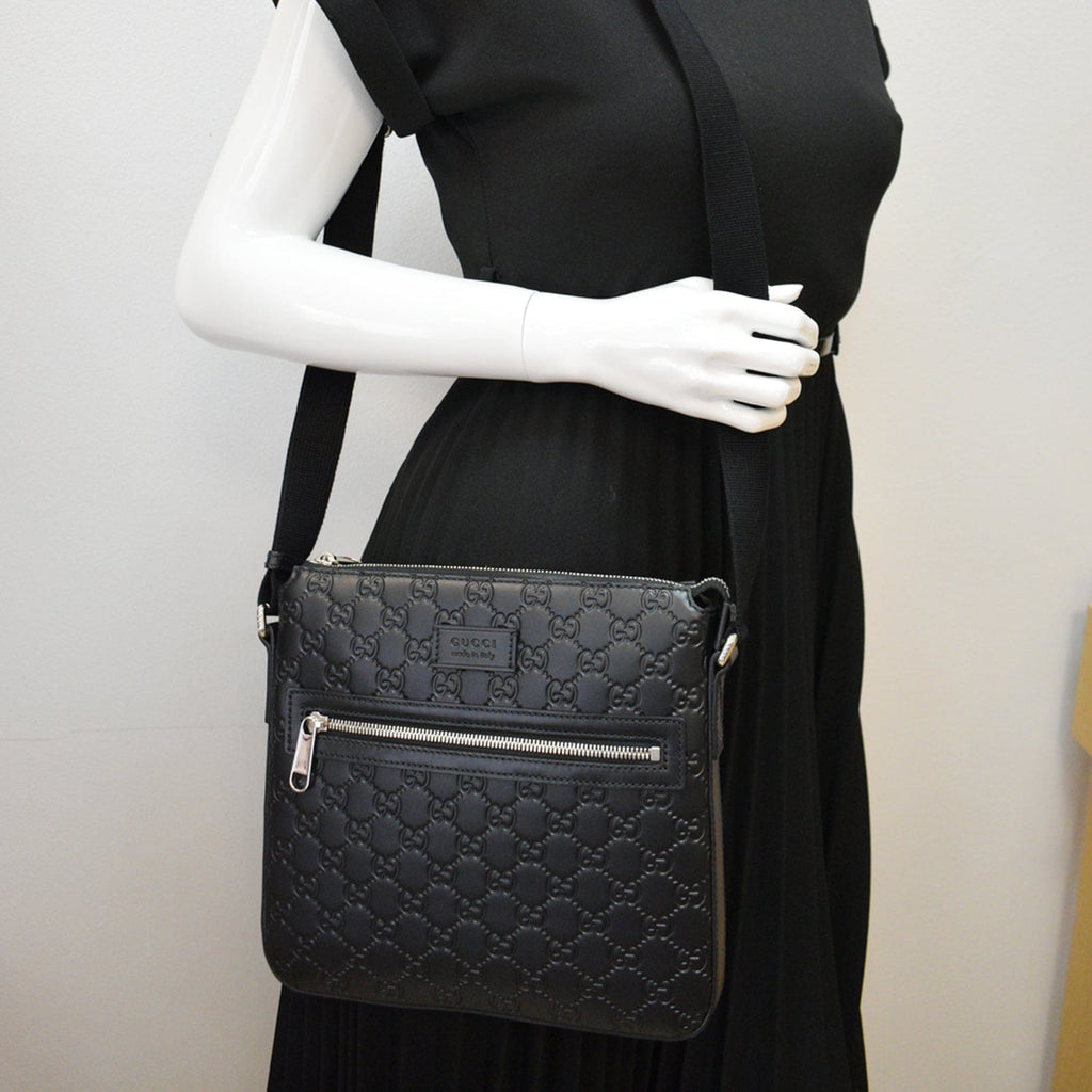 GUCCI GG Signature Leather Black Messenger Bag 406410