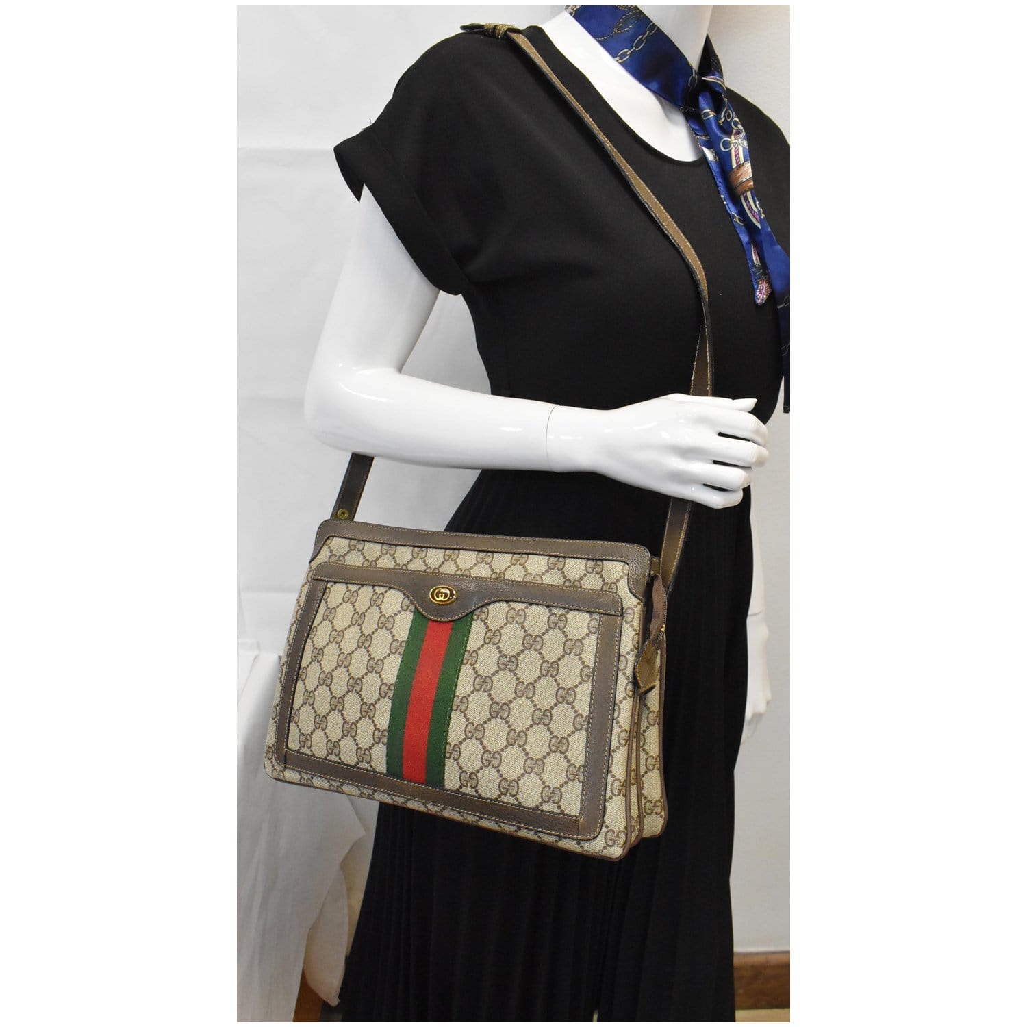 GUCCI Vintage Web Detail GG Canvas Shoulder Bag Beige 14.02.013