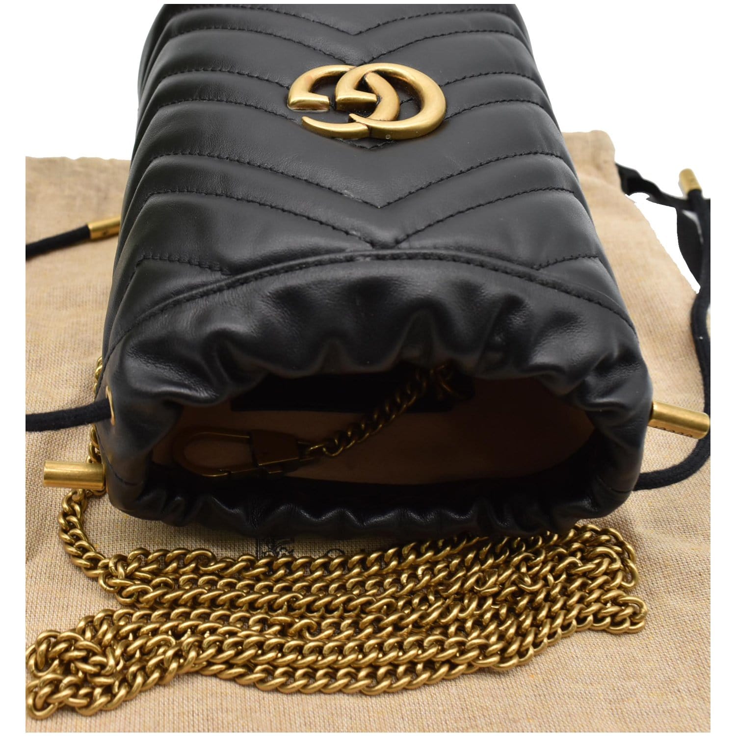 GUCCI GG Marmont Matelasse Chevron Leather Bucket Crossbody Bag Black 575163