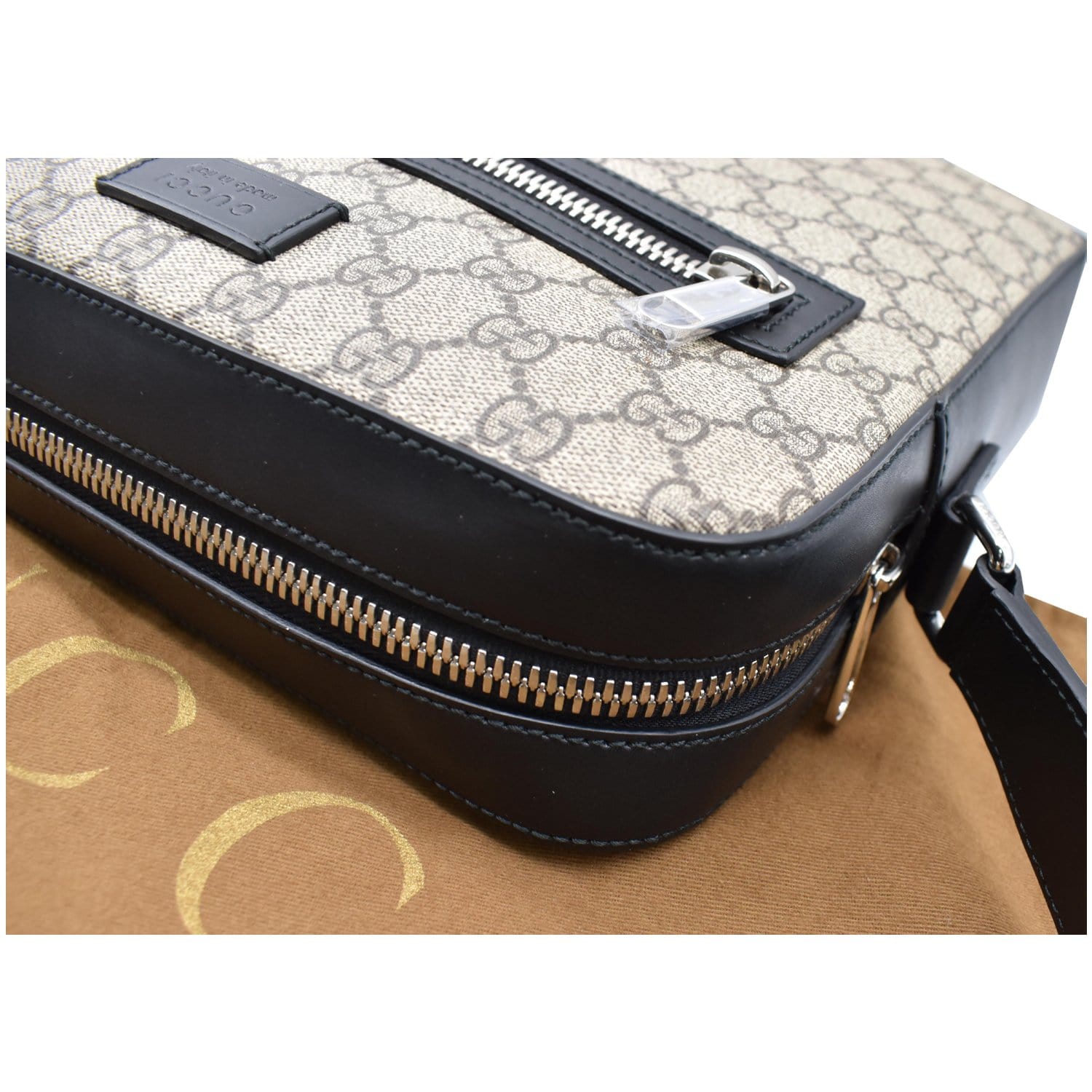 GUCCI Flat GG Supreme Canvas Messenger Bag Beige 473878