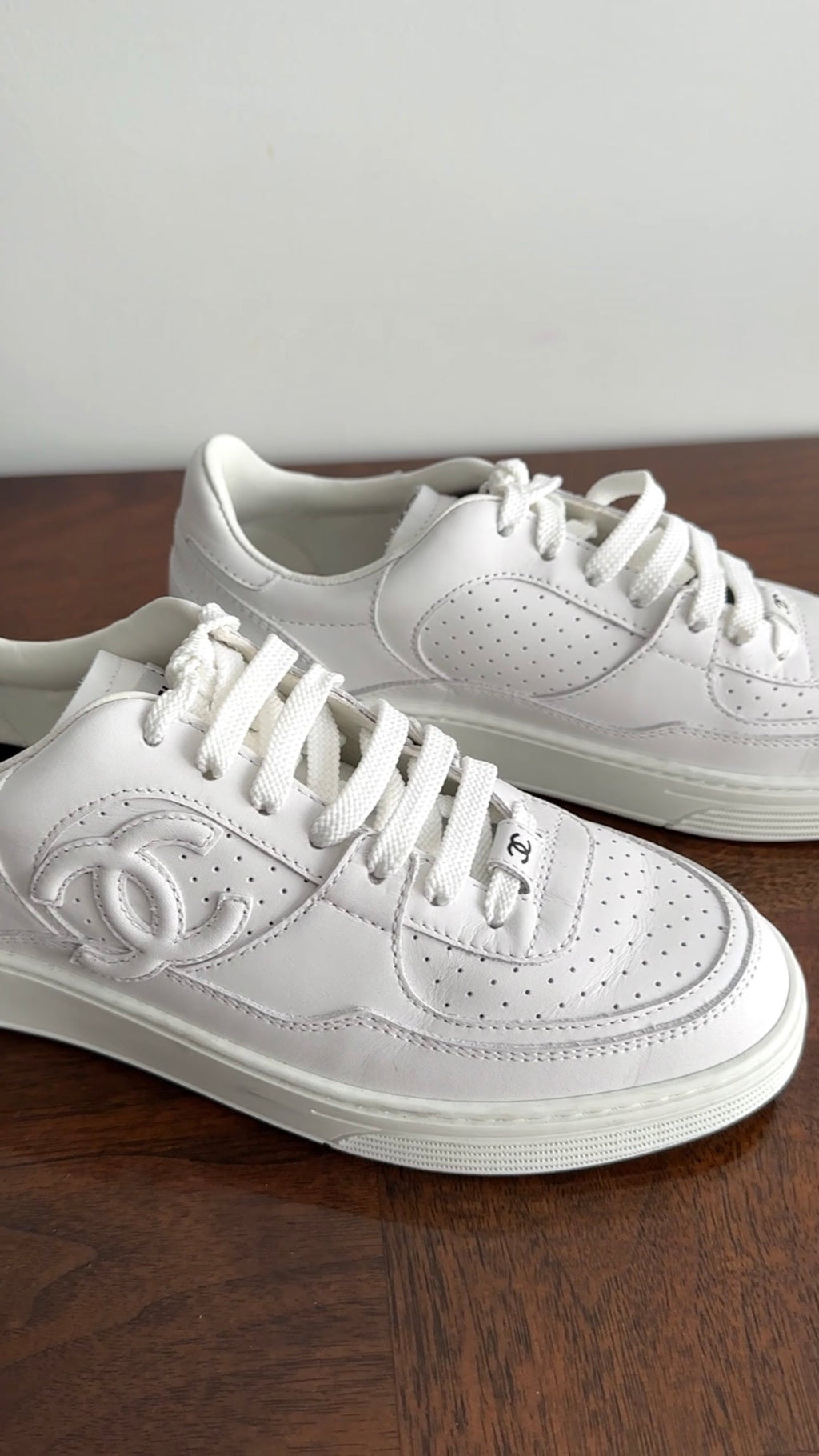 Chanel 23A White Leather Low Top CC Sneakers - 37.5 / 37